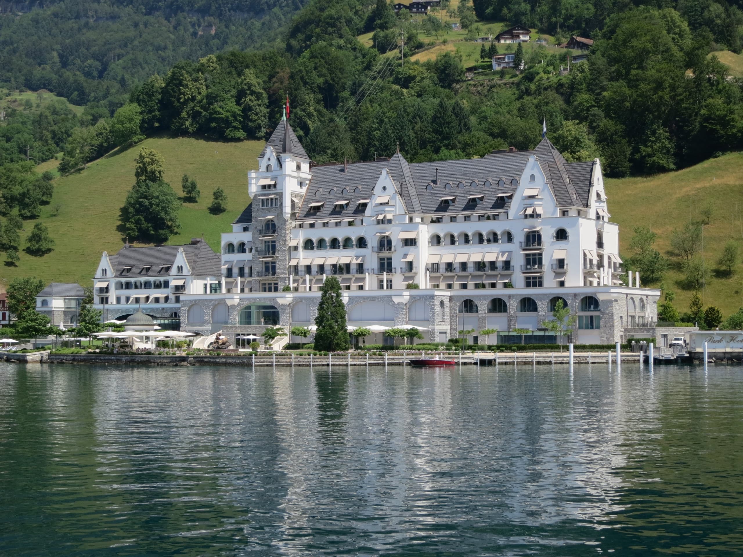 Park Hotel Vitznau — exterior