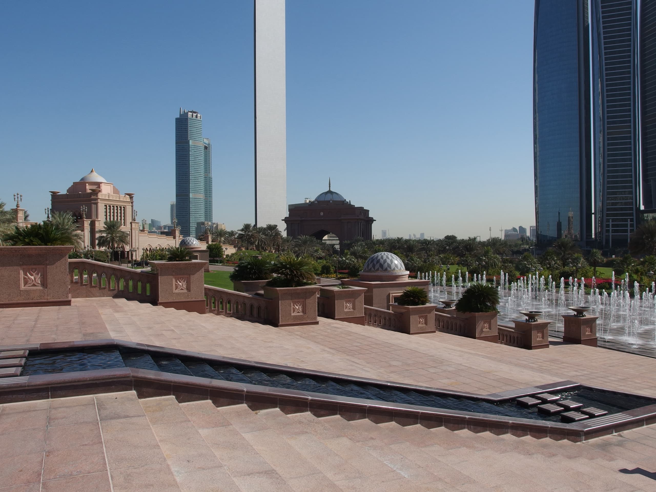 Emirates Palace Mandarin Oriental, Abu Dhabi — garden
