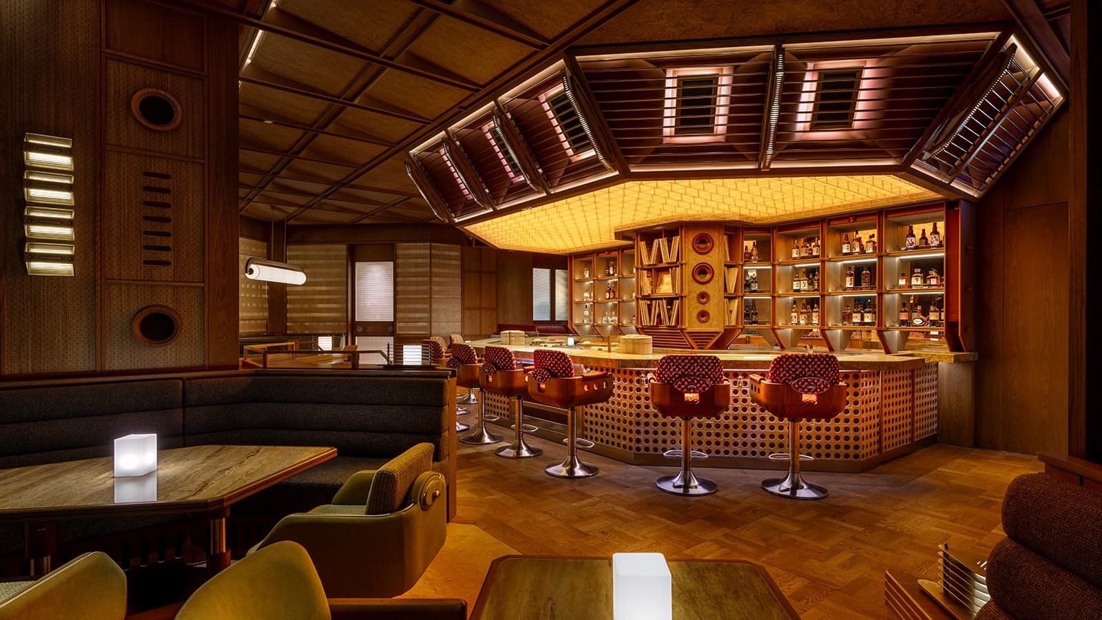 Four Seasons Hotel Abu Dhabi at Al Maryah Island — bar