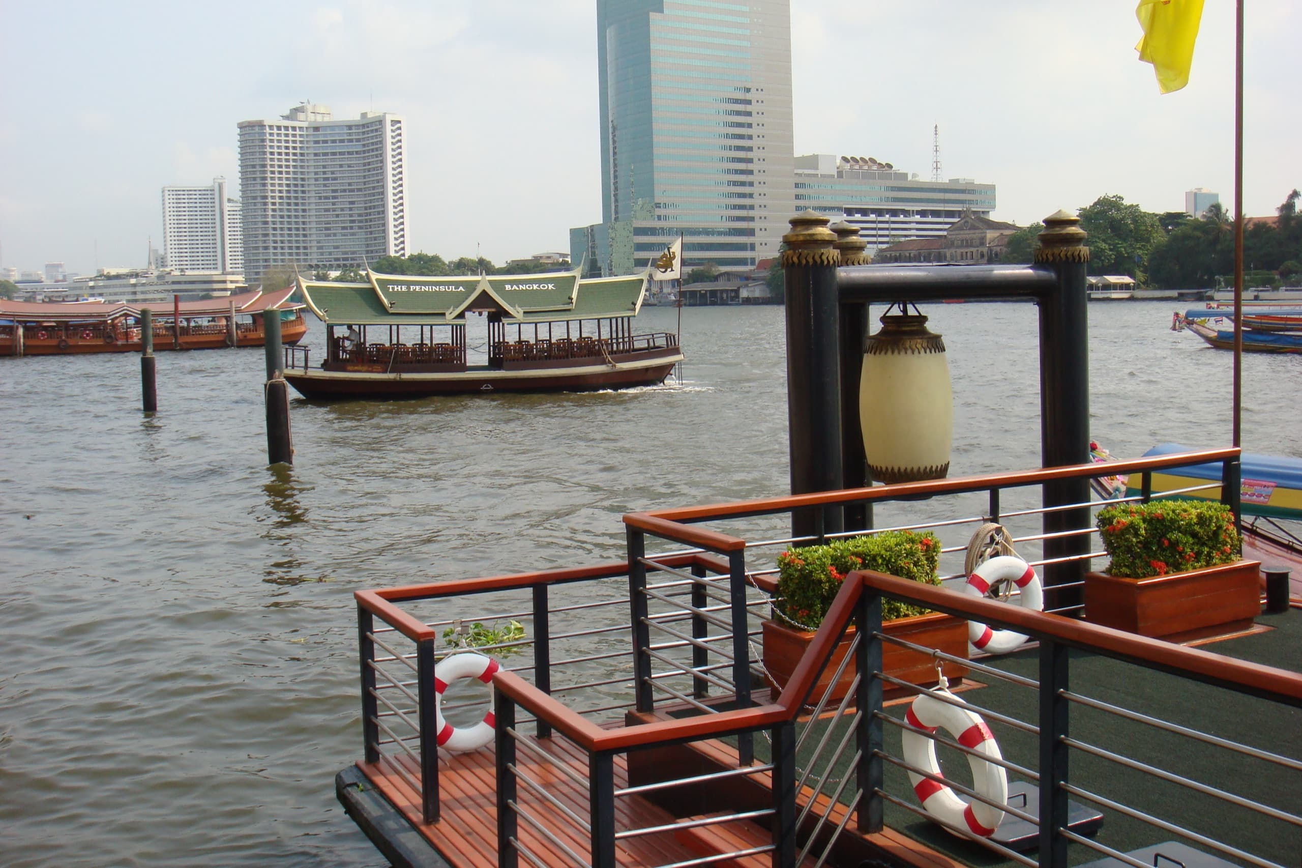 The Peninsula Bangkok — detail