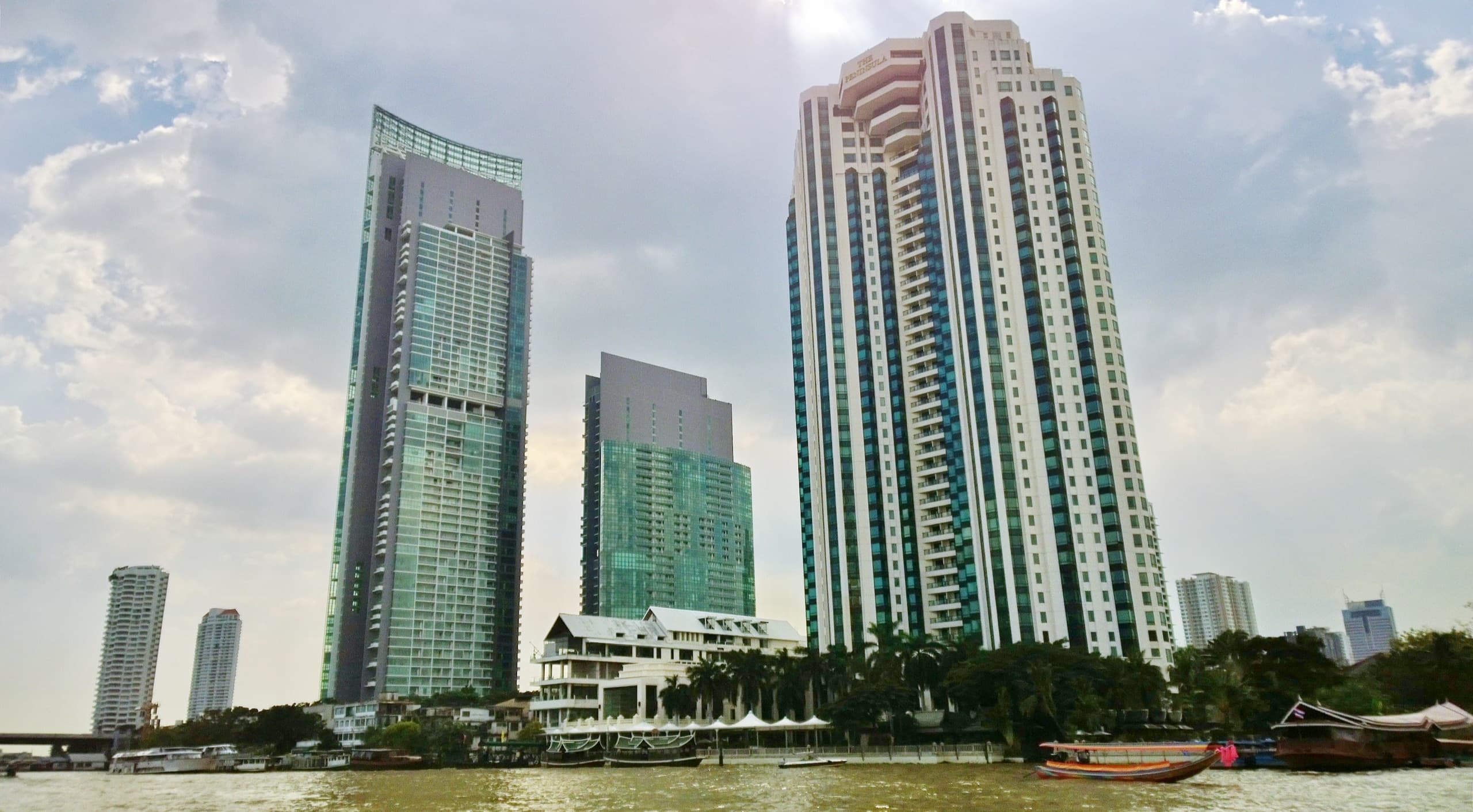 The Peninsula Bangkok — exterior