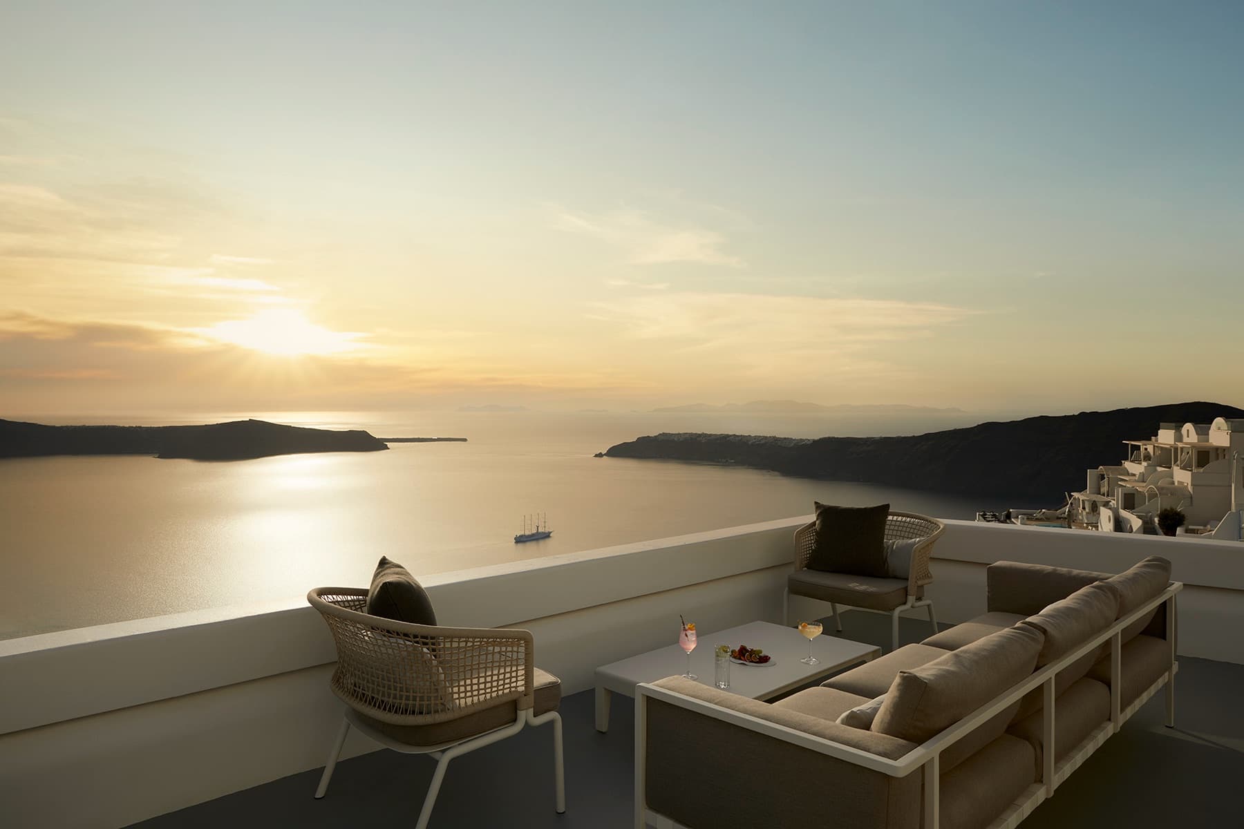 Grace Hotel, Auberge Resorts Collection — bar