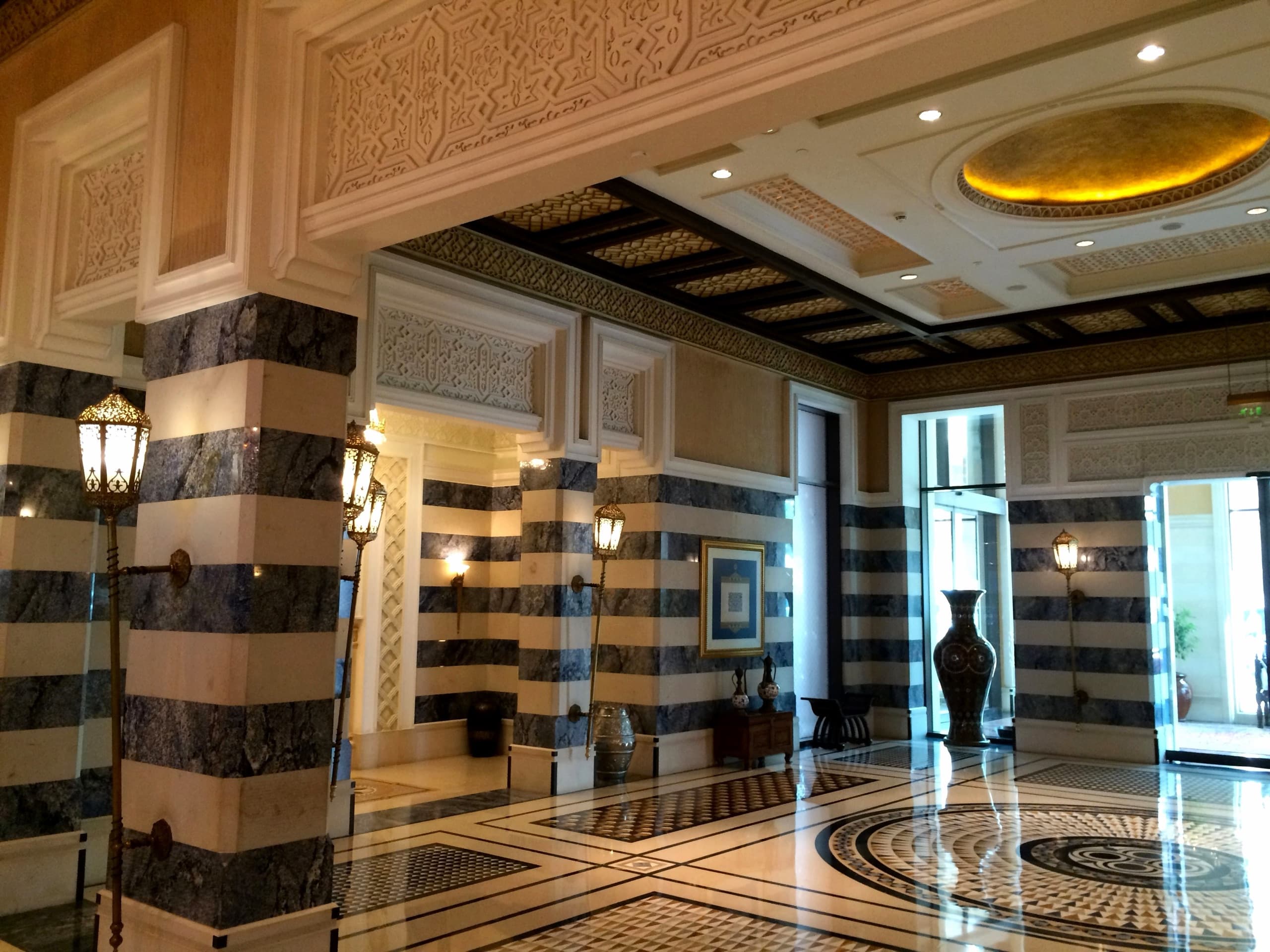 Jumeirah Al Qasr — lobby