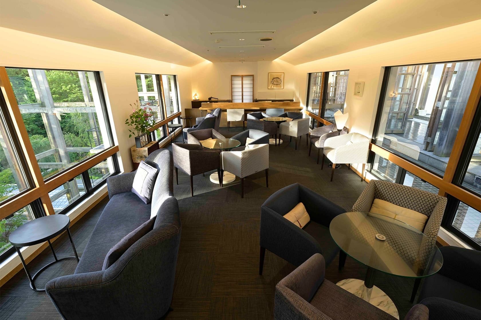 Gora Kadan — lobby