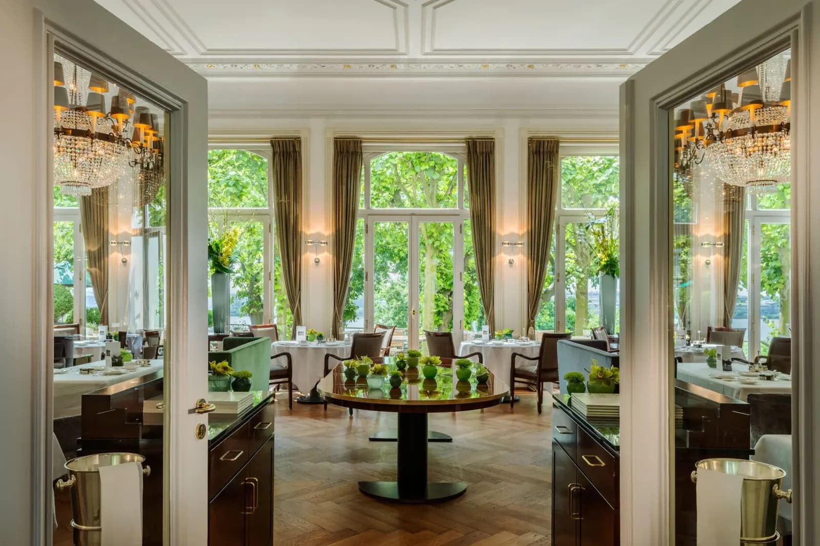 Hotel Louis C. Jacob — restaurant