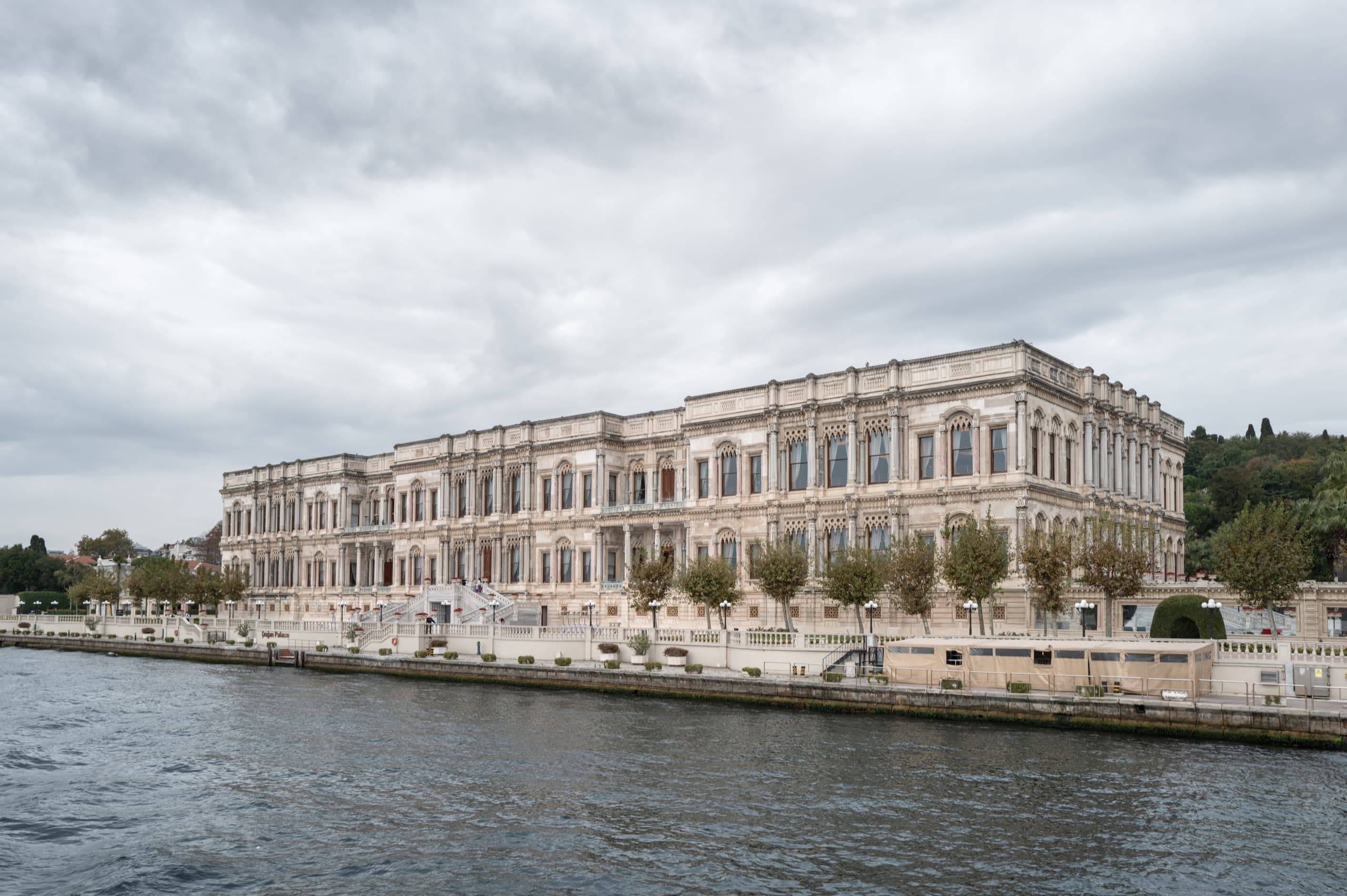 Çırağan Palace Kempinski Istanbul — exterior