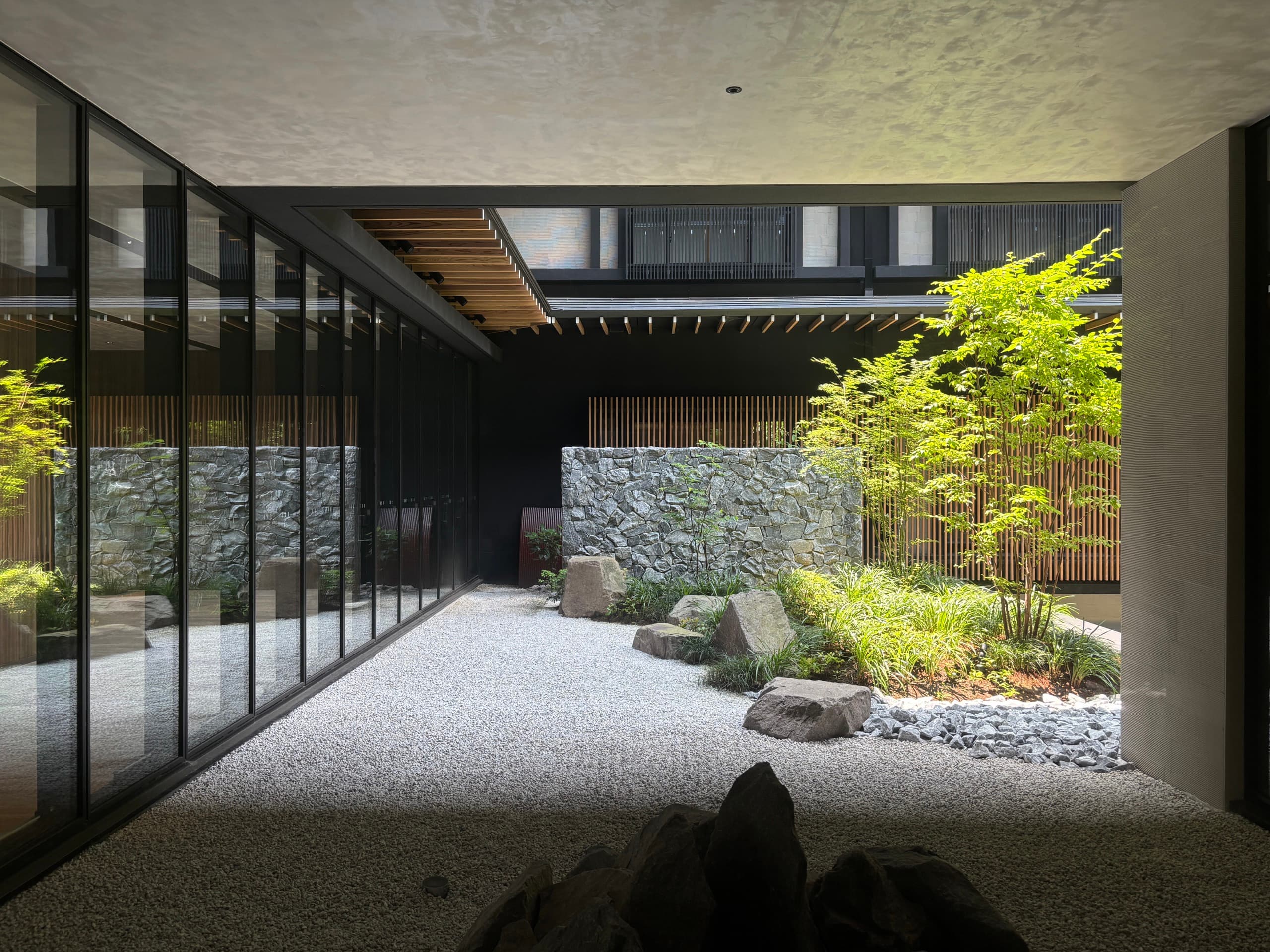 Dusit Thani Kyoto — garden
