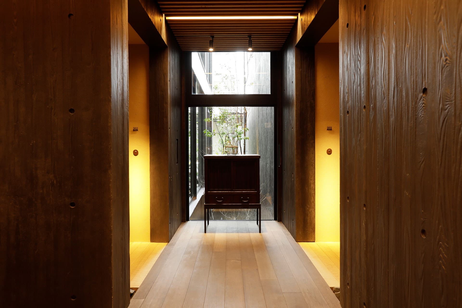 SOWAKA — lobby