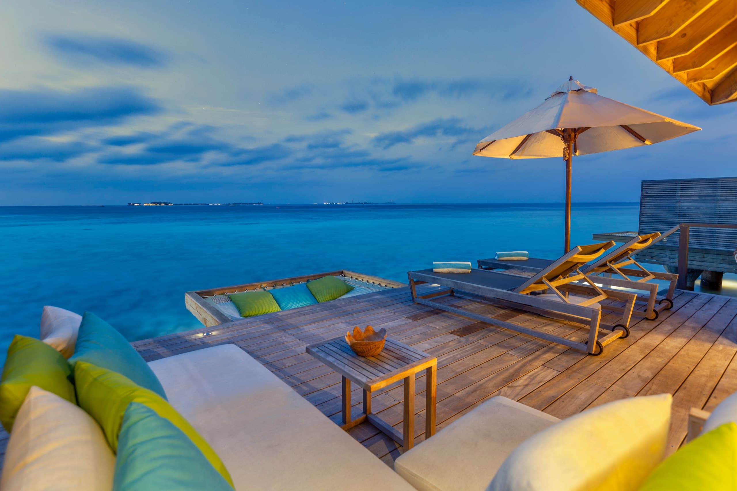 Hurawalhi Island Resort — terrace