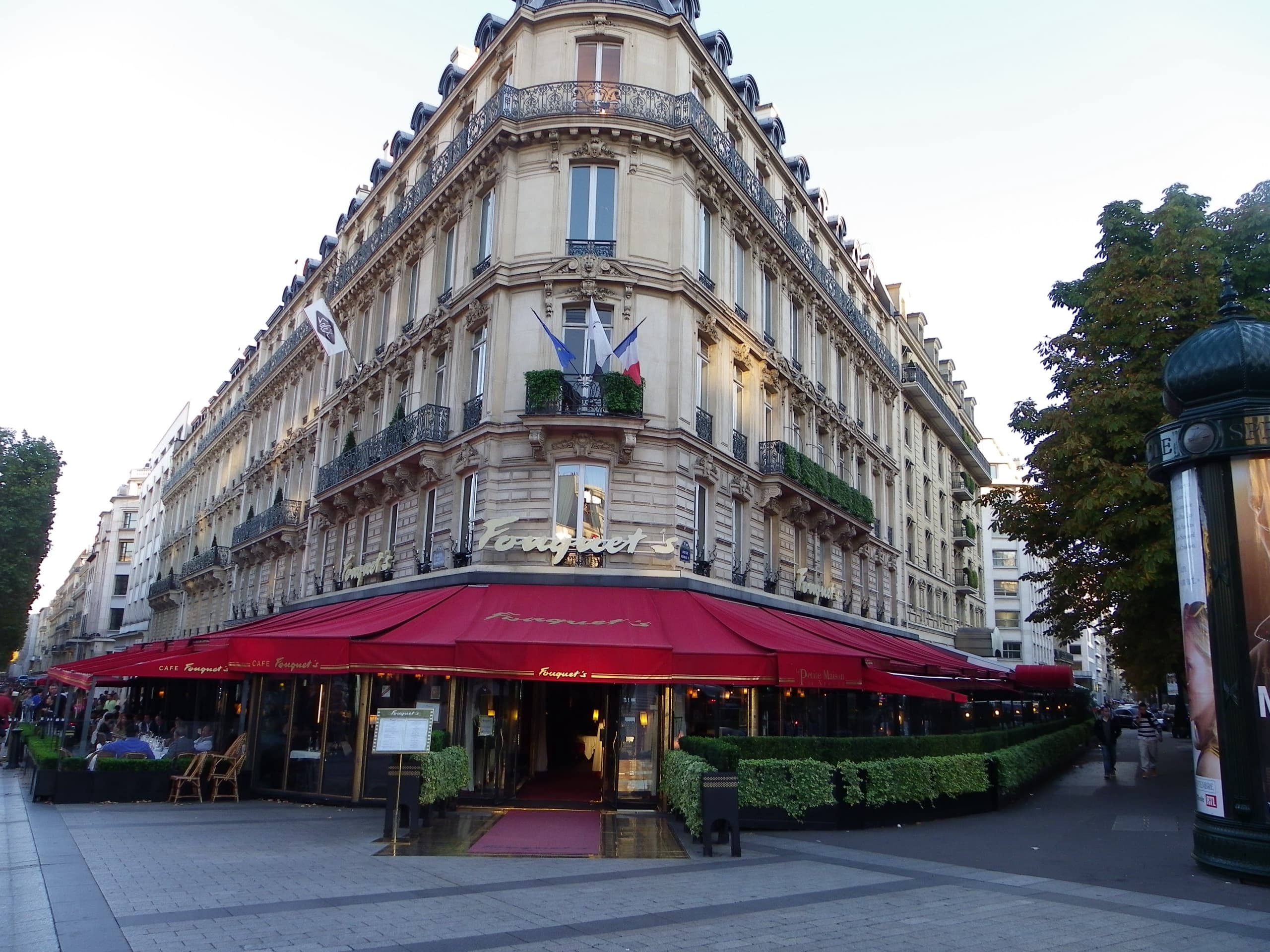 Hôtel Barrière Fouquet's Paris — exterior