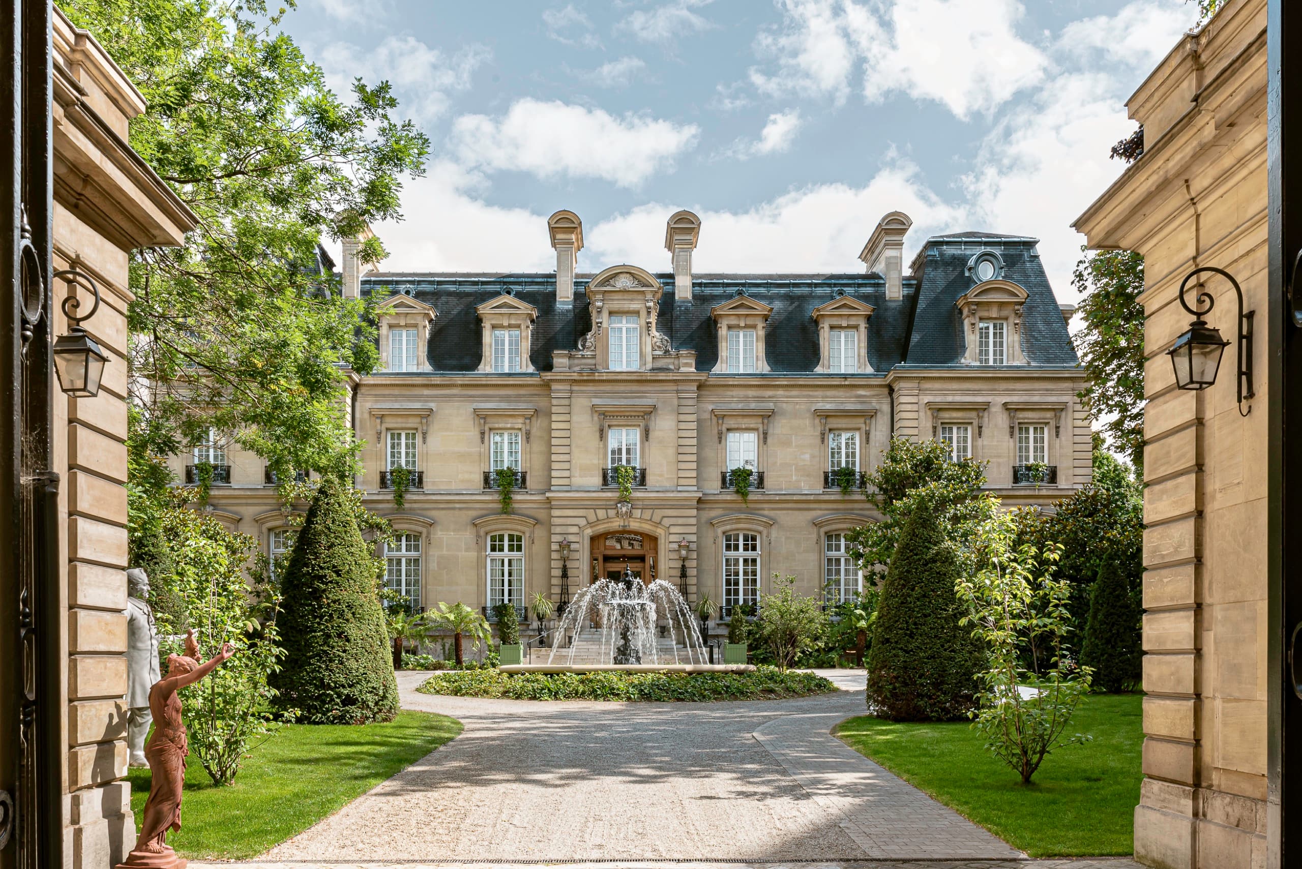 Saint James Paris — exterior