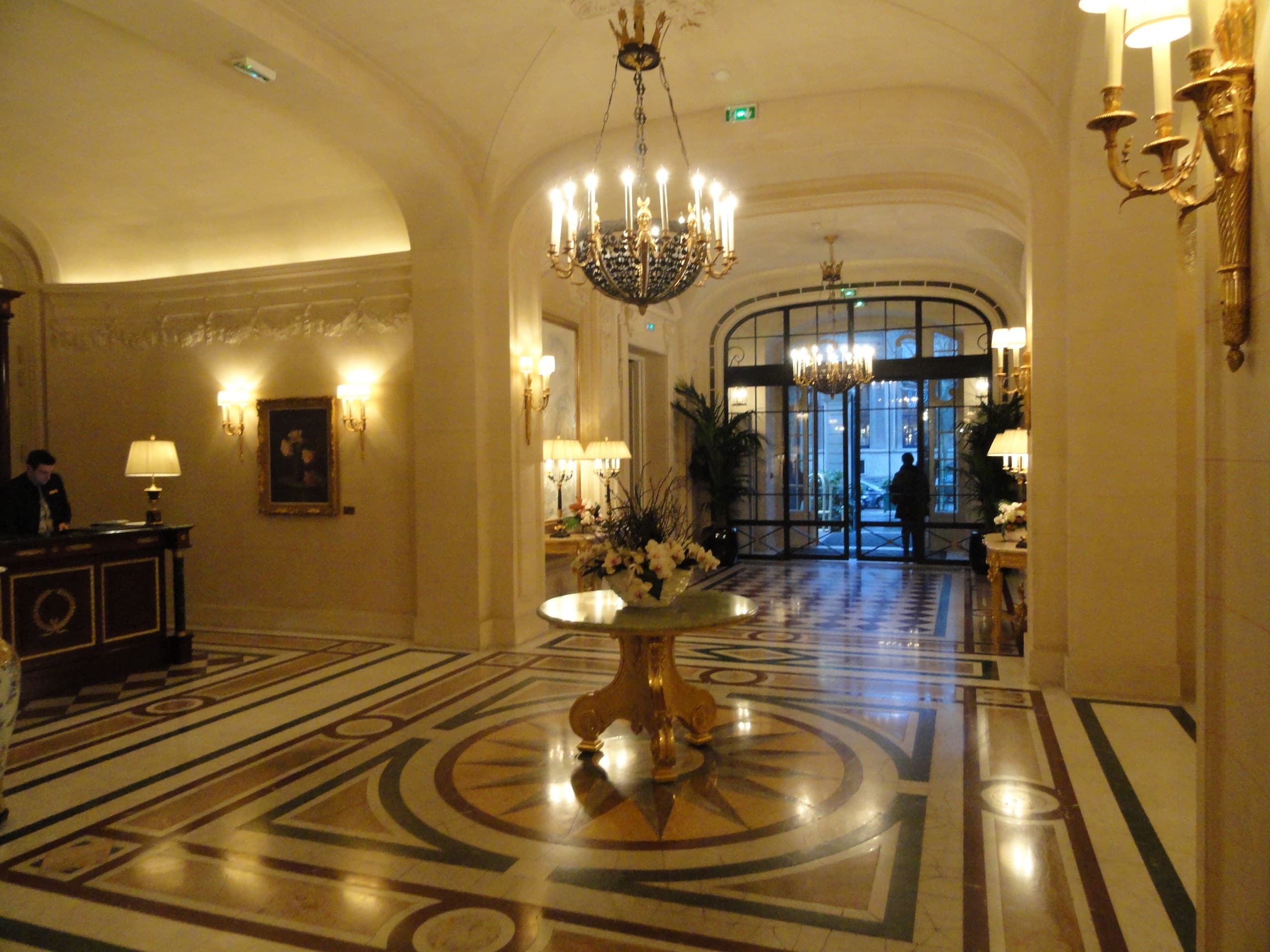 Shangri-La Paris — lobby