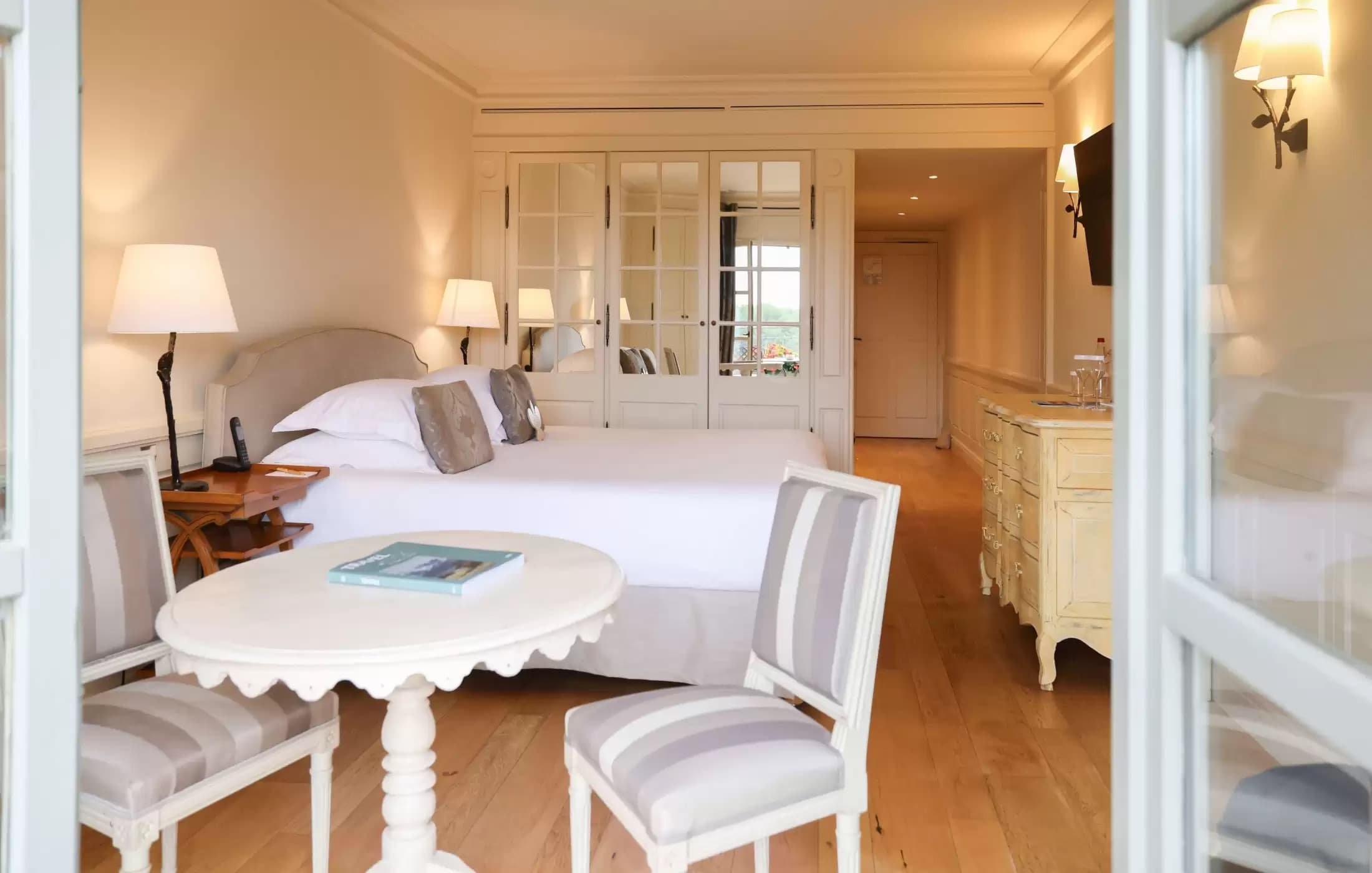 Hôtel & Spa du Castellet — room