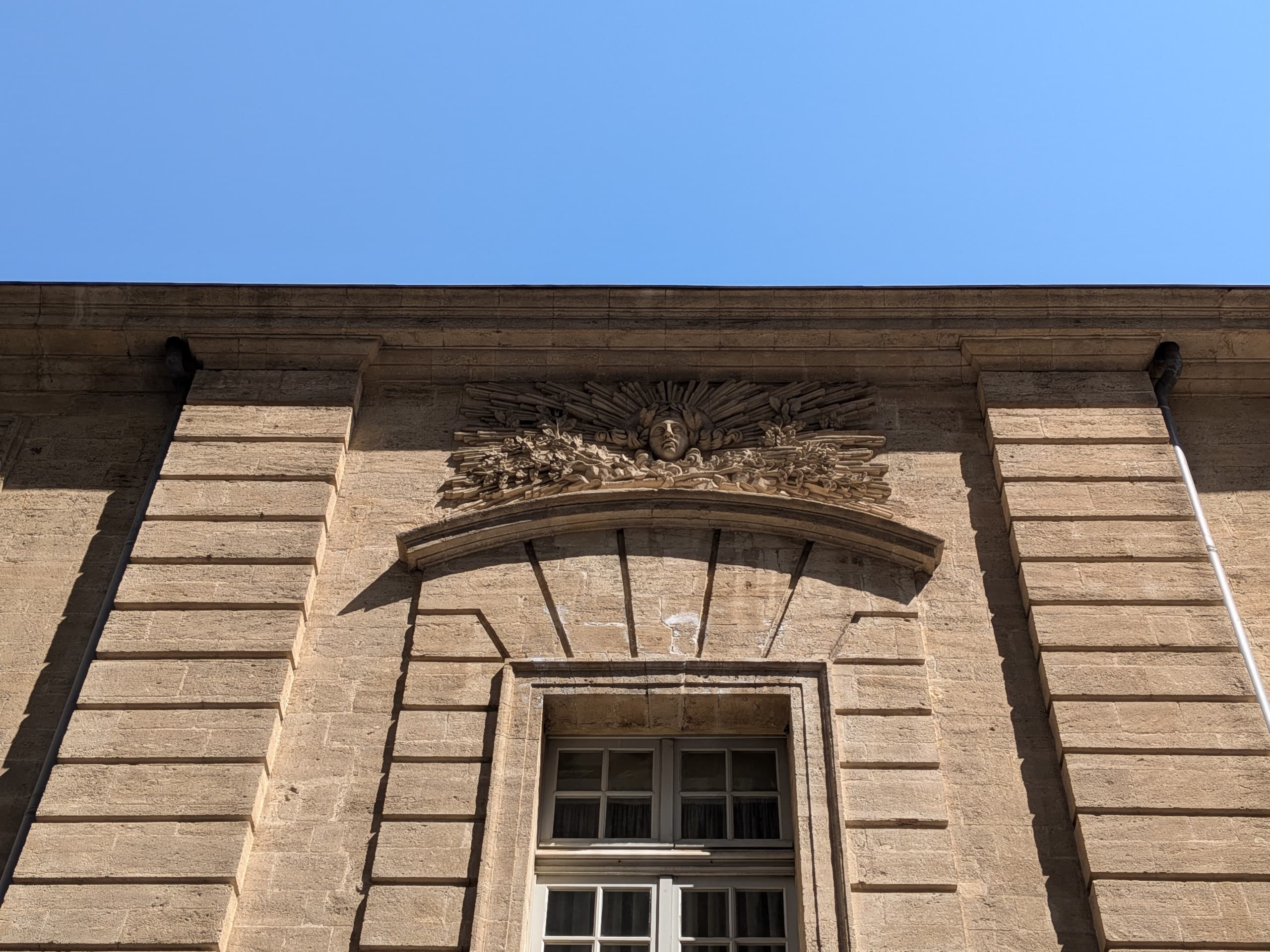 La Mirande — detail