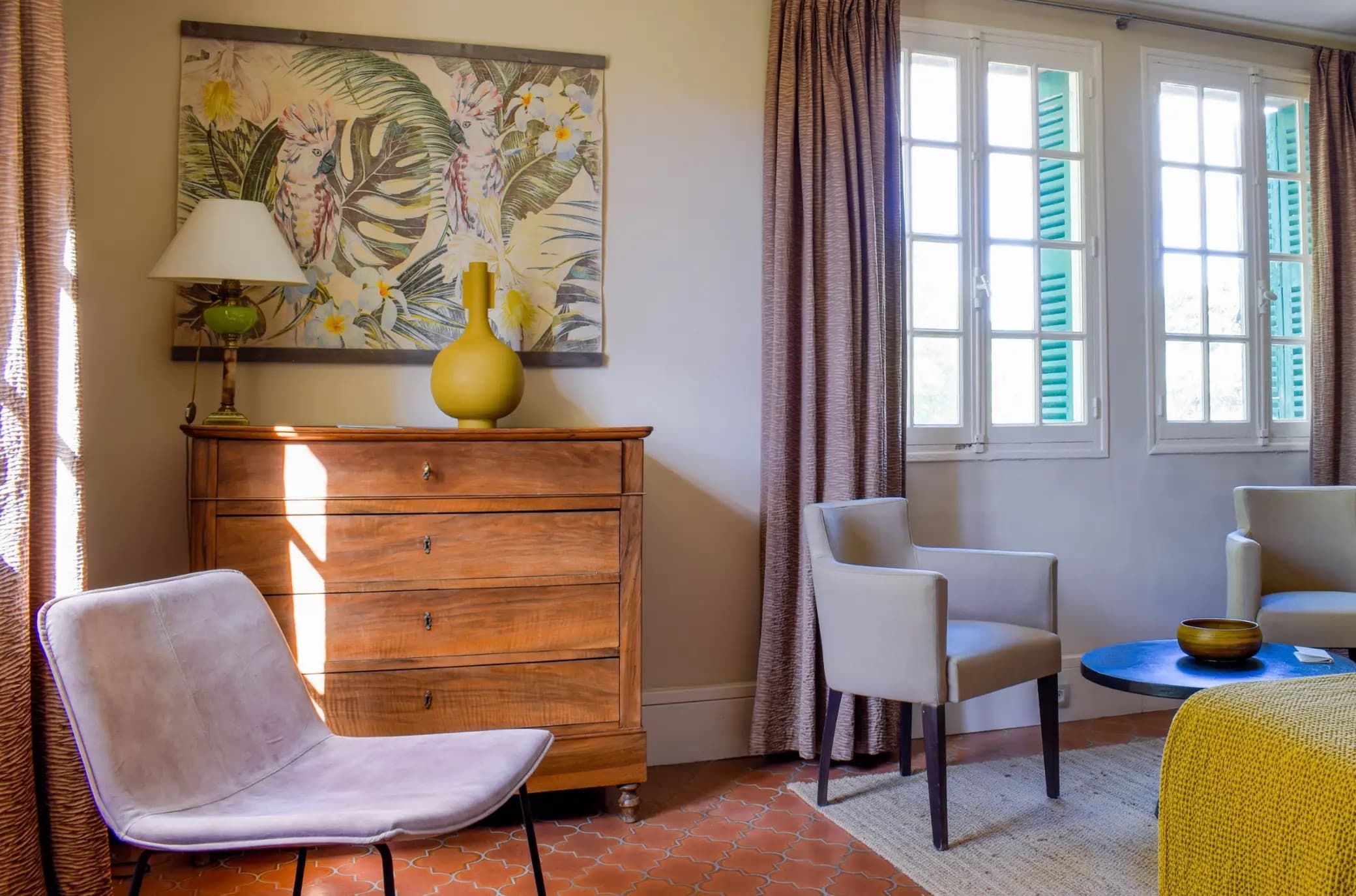 Le Prieuré-Baumanière — room