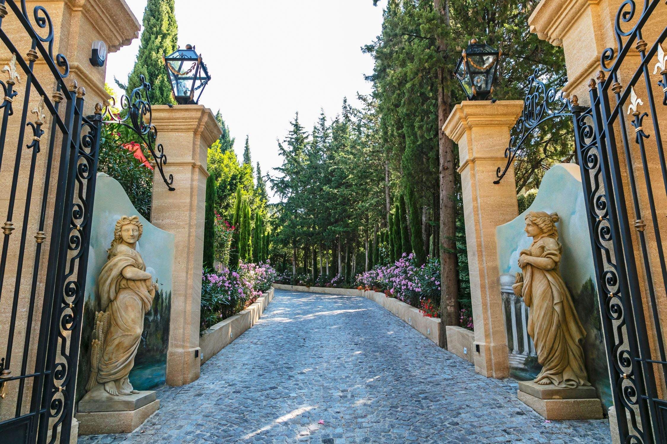 Villa Gallici — garden
