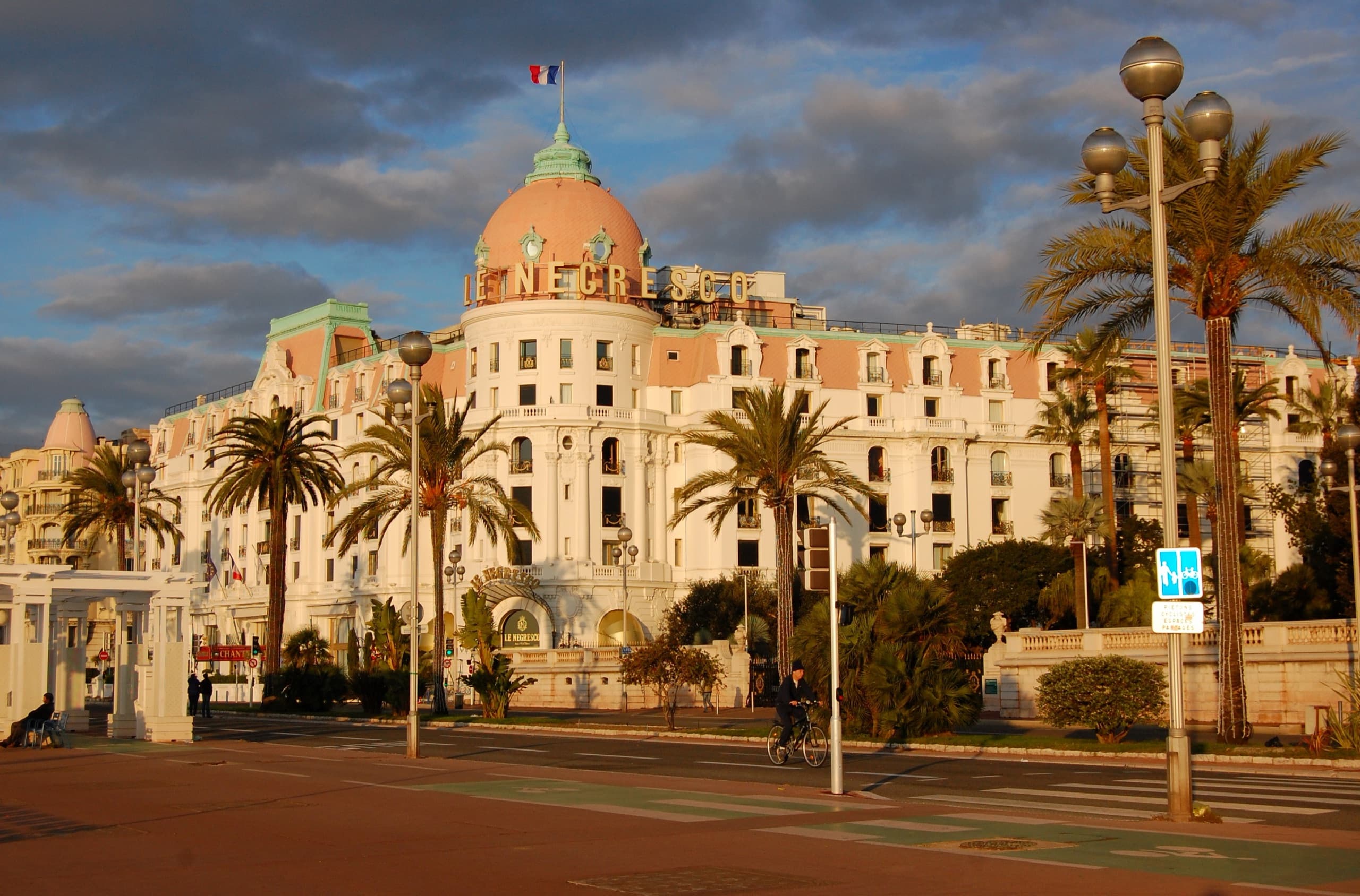 Le Negresco — exterior