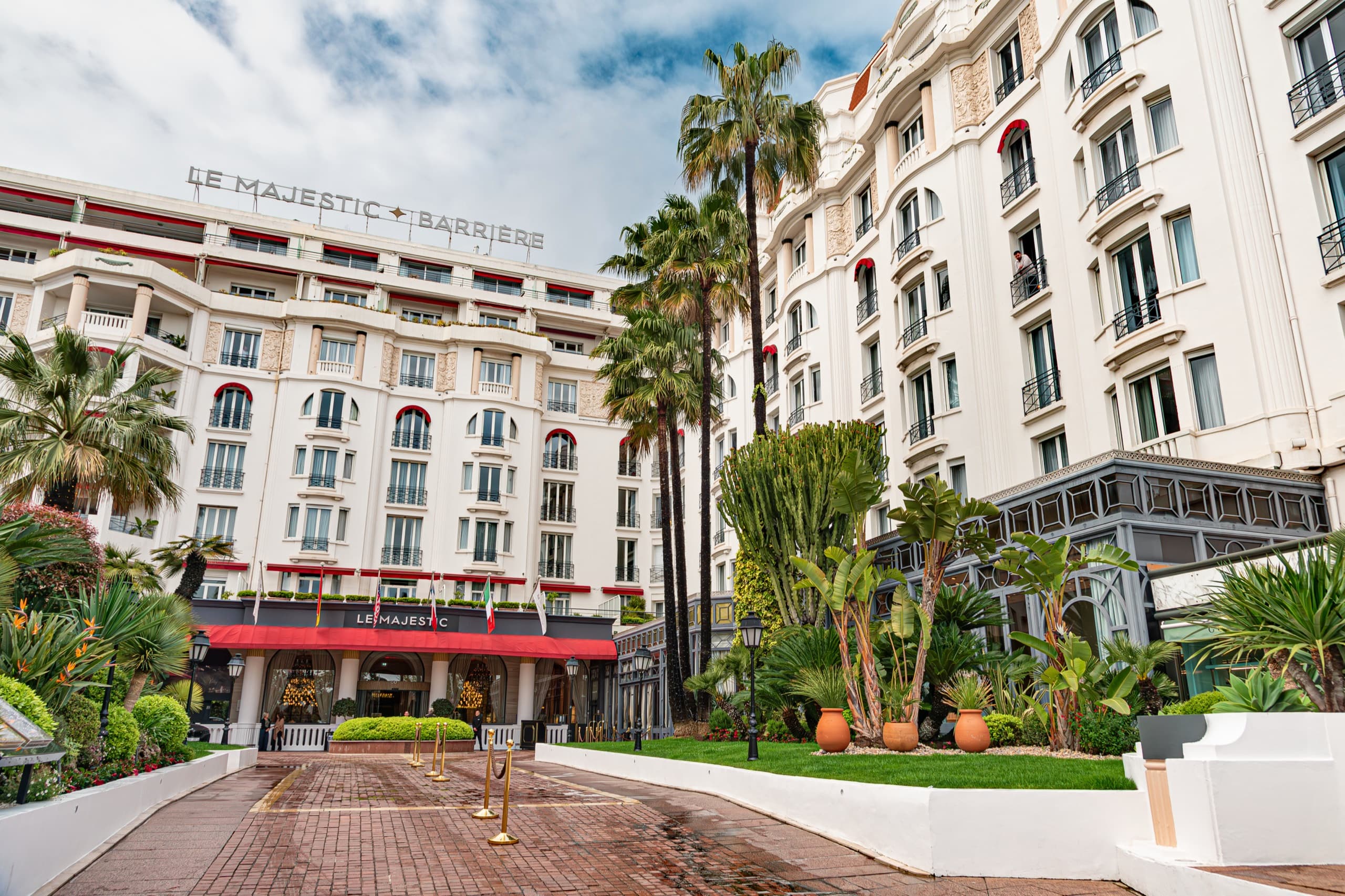 Hôtel Barrière Le Majestic Cannes — exterior