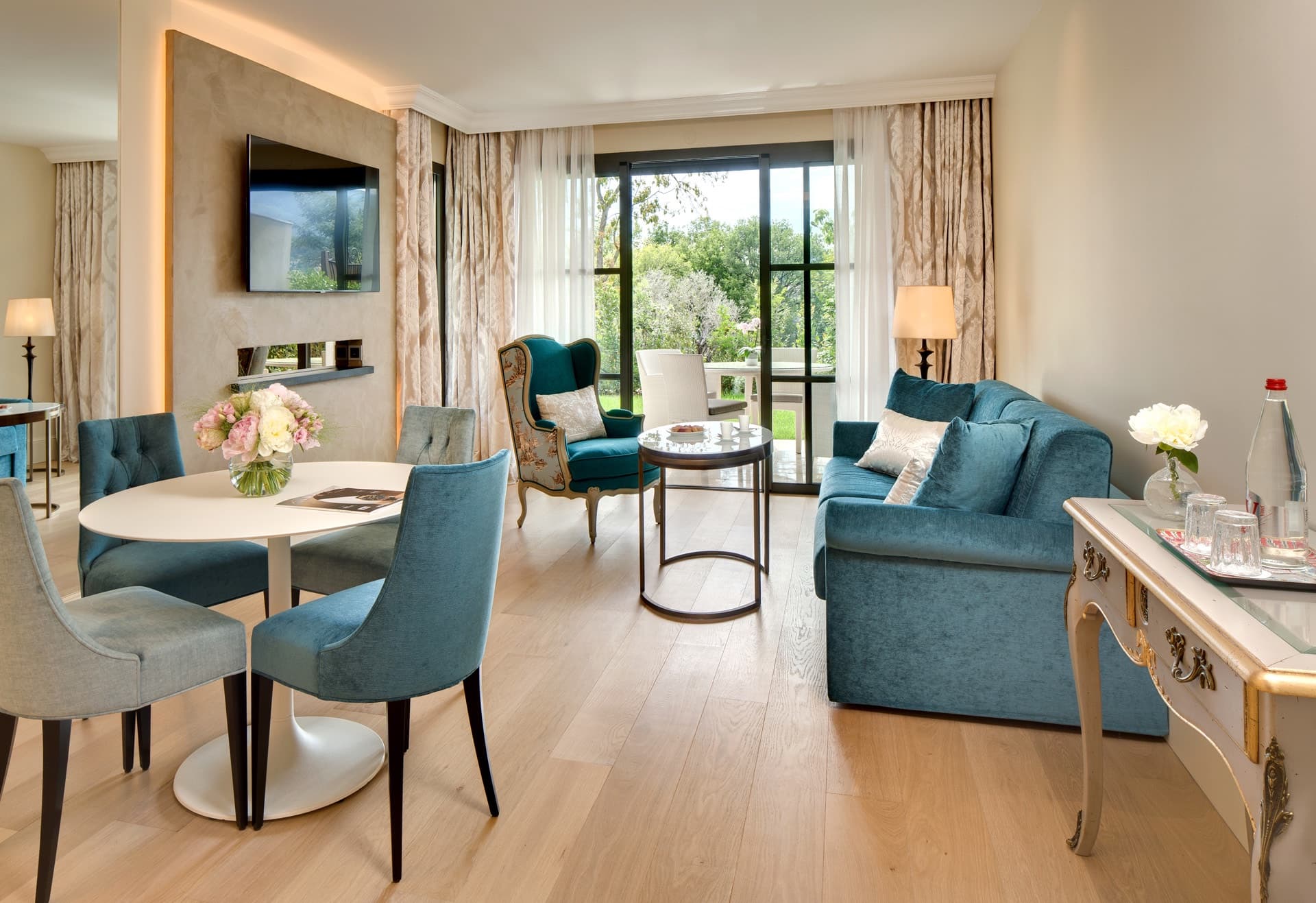 Le Domaine du Mas de Pierre — suite