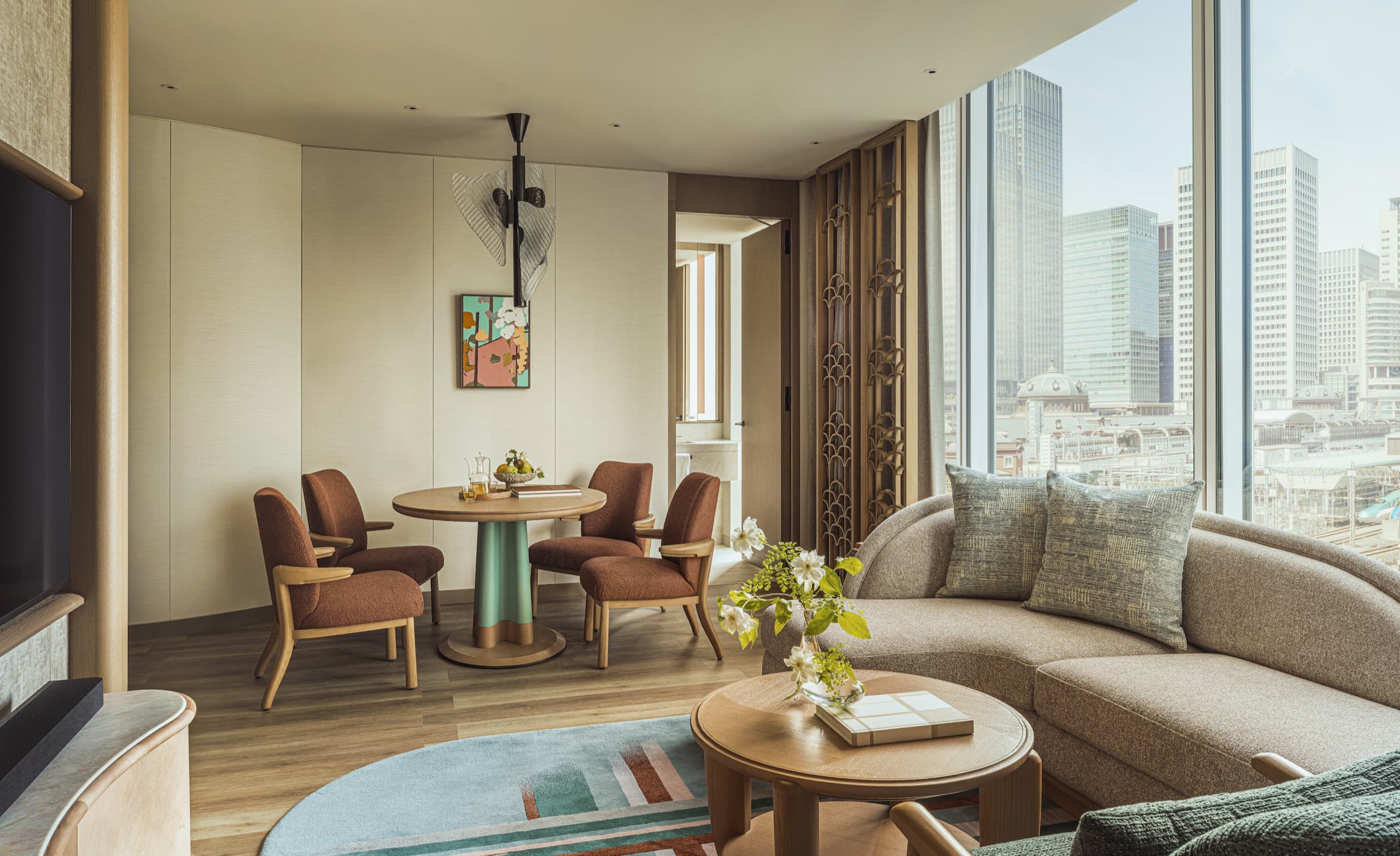 Four Seasons Hotel Tokyo at Marunouchi — suite
