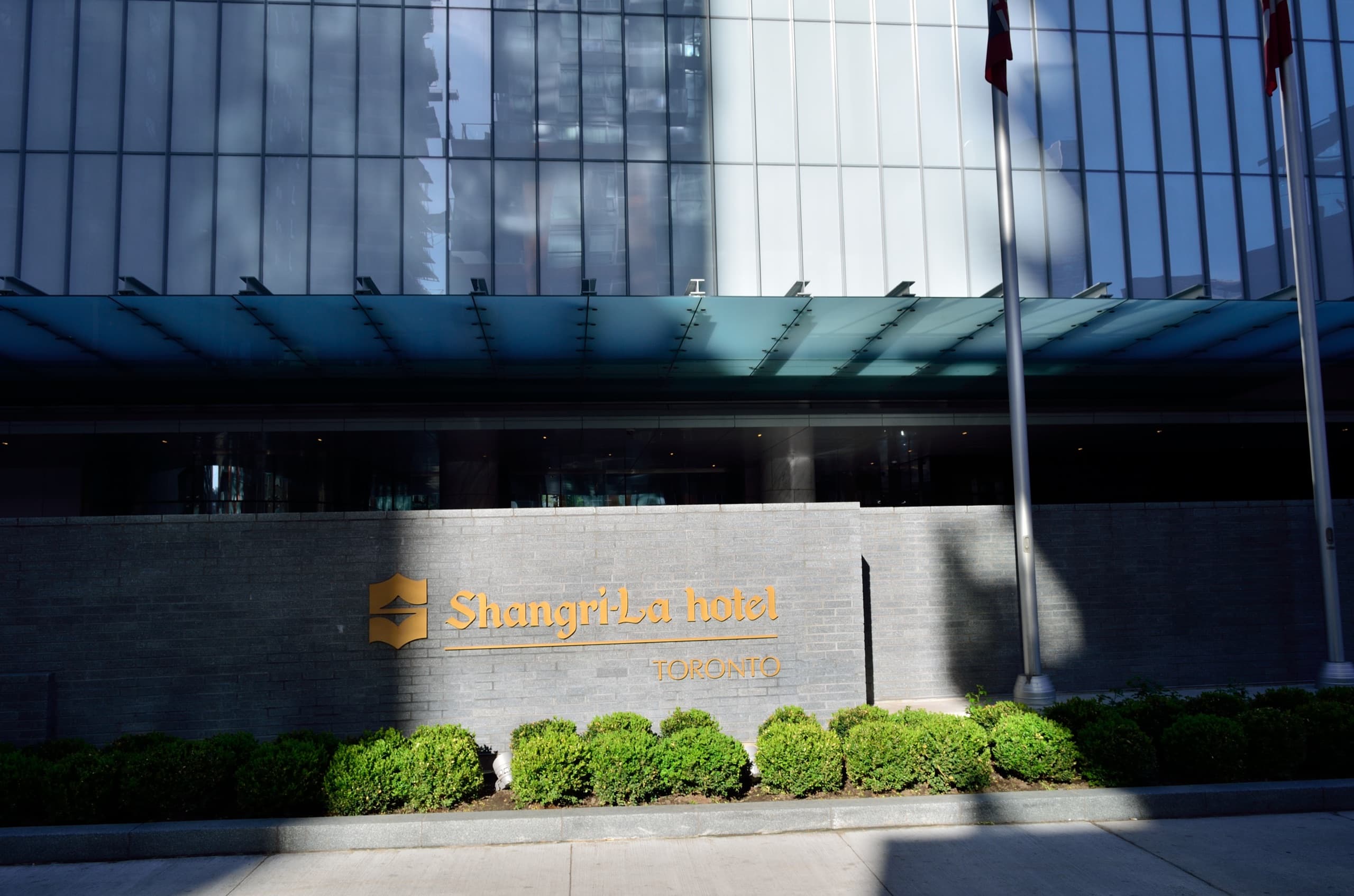 Shangri-La Hotel, Toronto — detail
