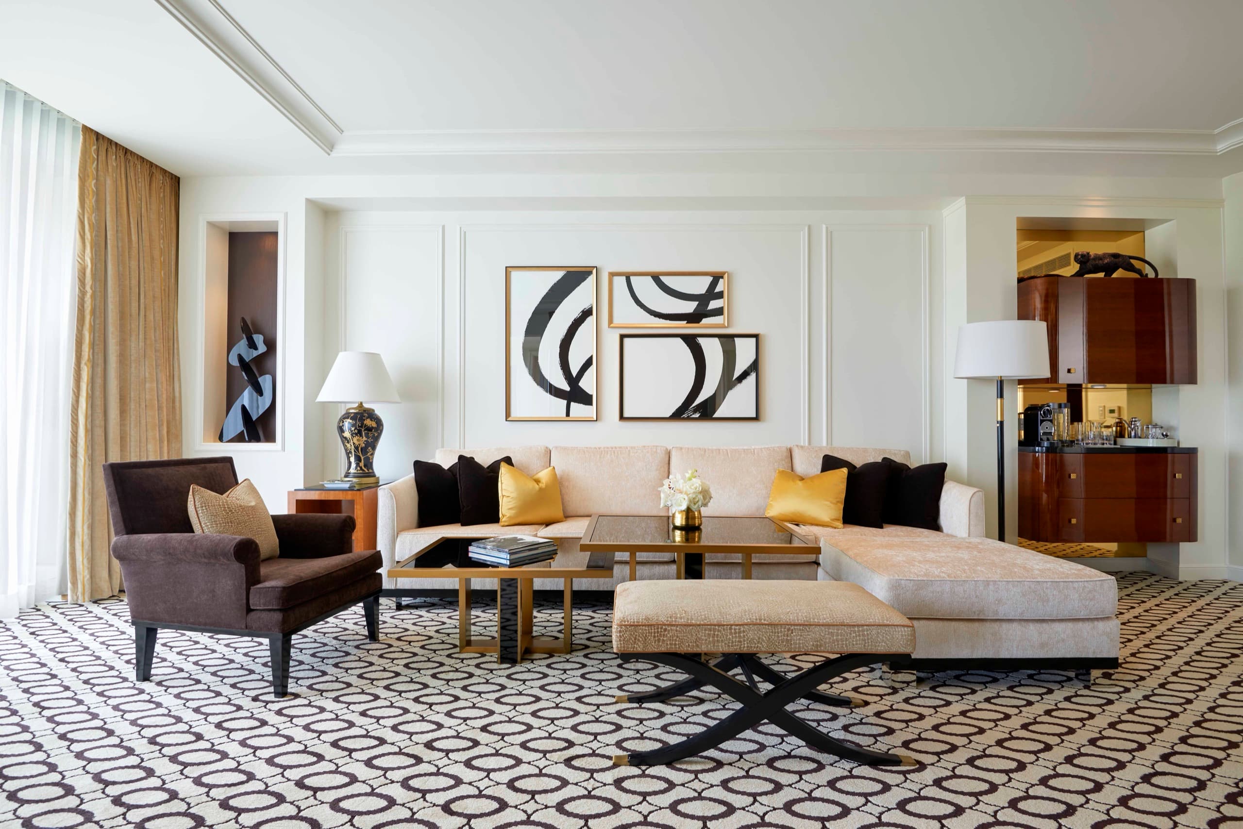 Villa Suite with Oversized Terrace, four-poster bedroom