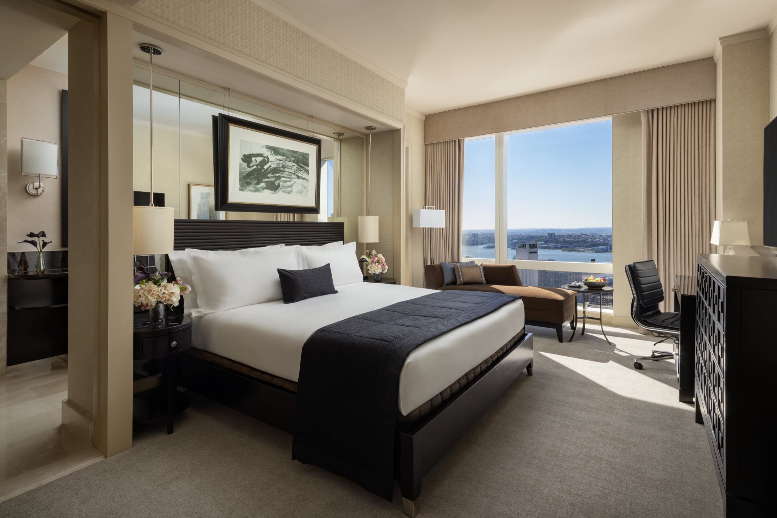Premier Central Park View Room — king bedroom