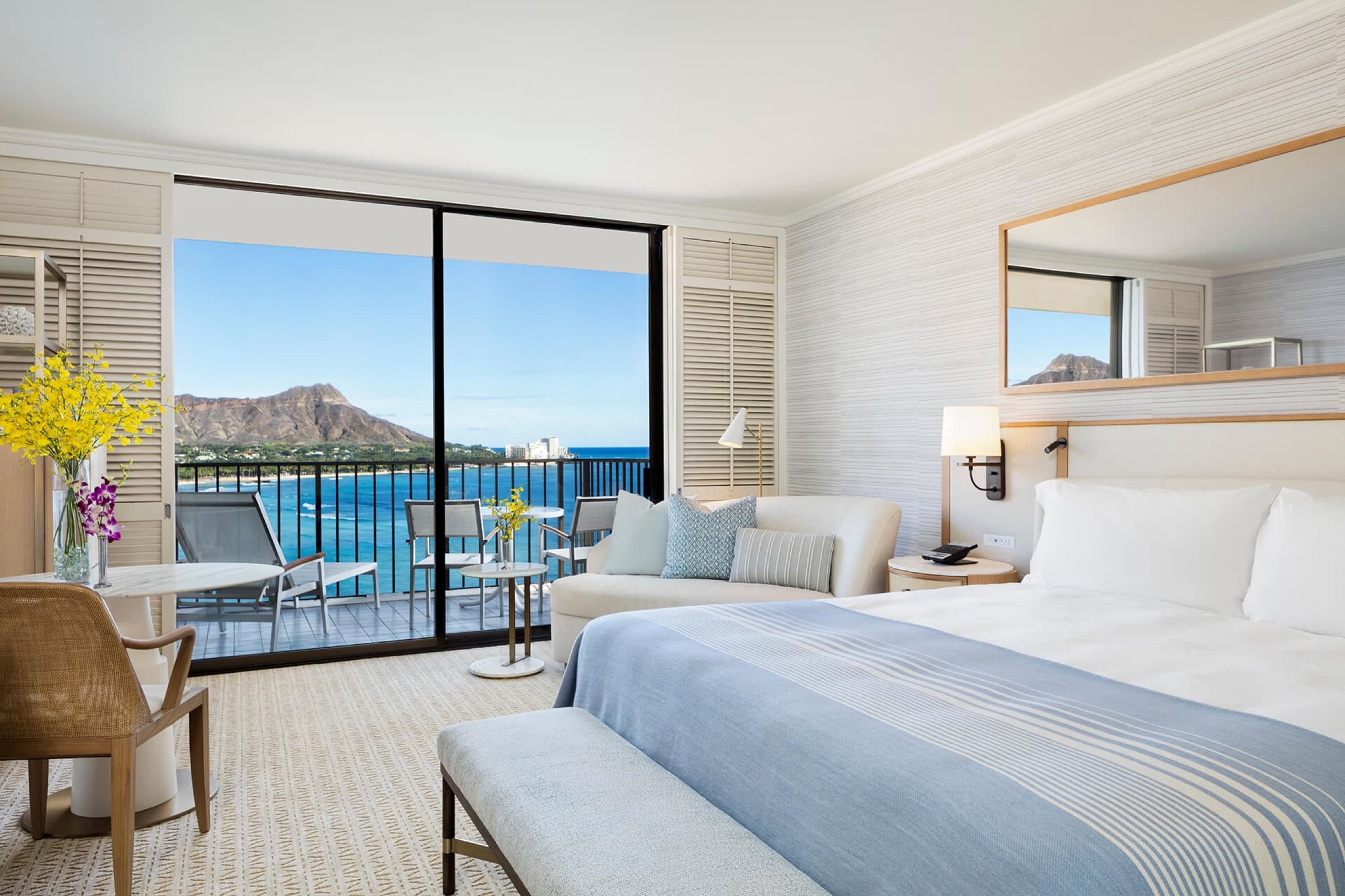 Diamond Head Oceanfront Prime King guest room