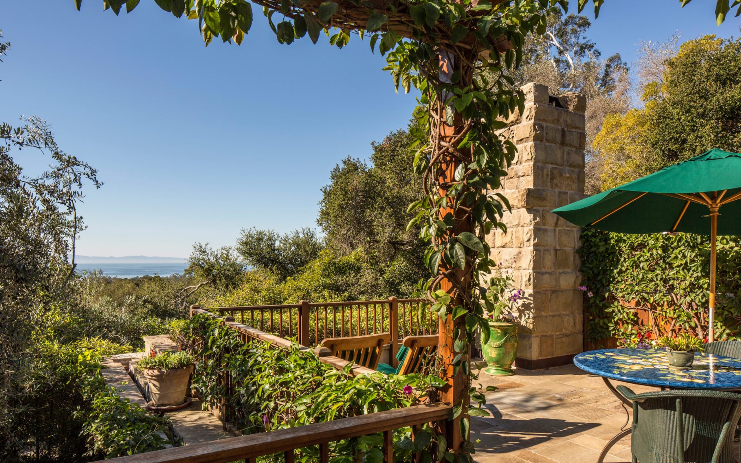 Kennedy Cottage - private terrace with ocean view (JFK & Jackie honeymoon cottage, 1953)