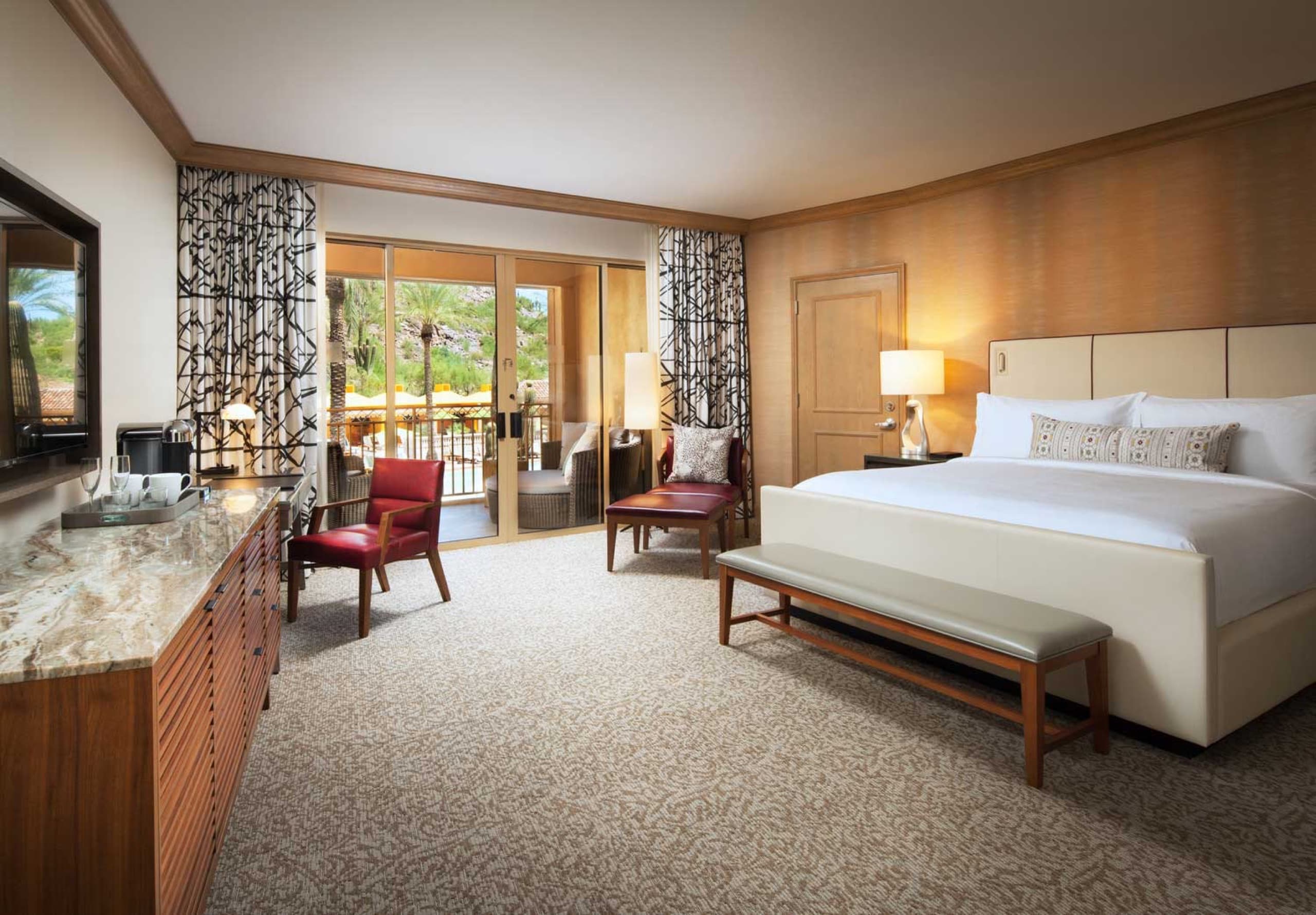 Canyon King Guest Room with balcony to the pool