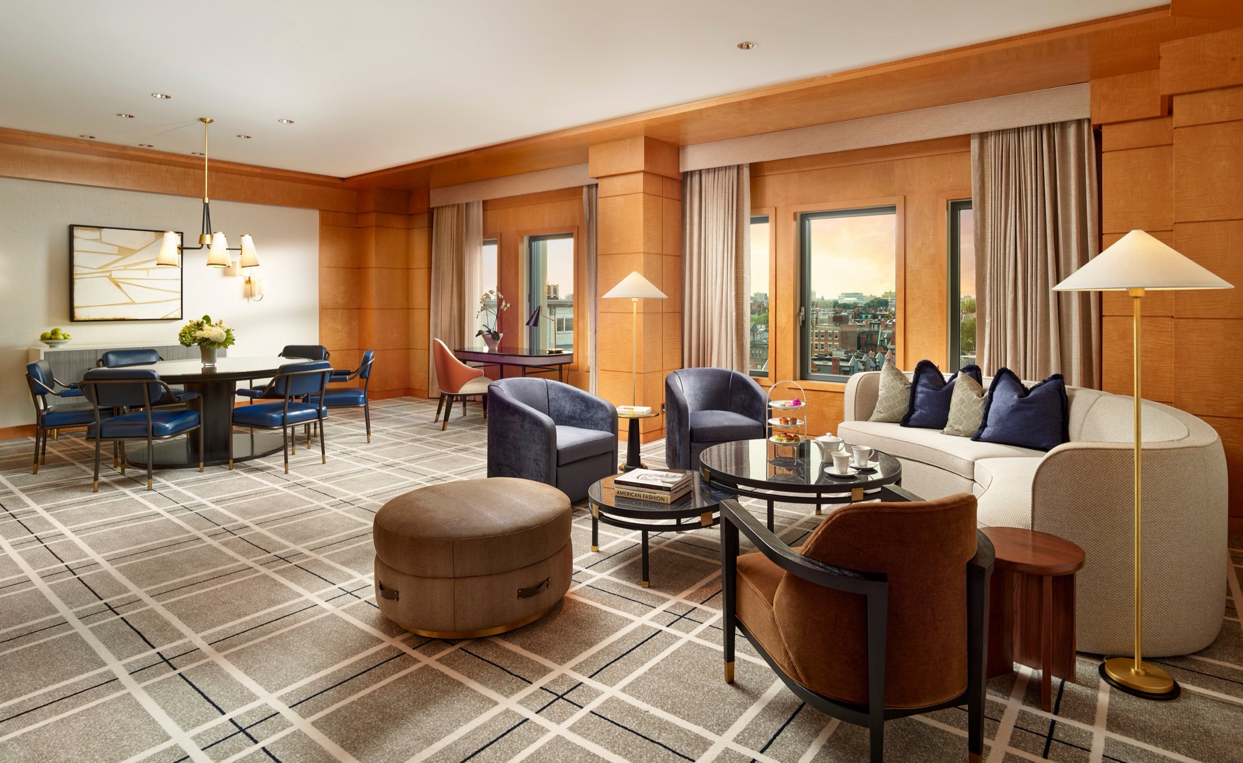 Royal Suite — living room