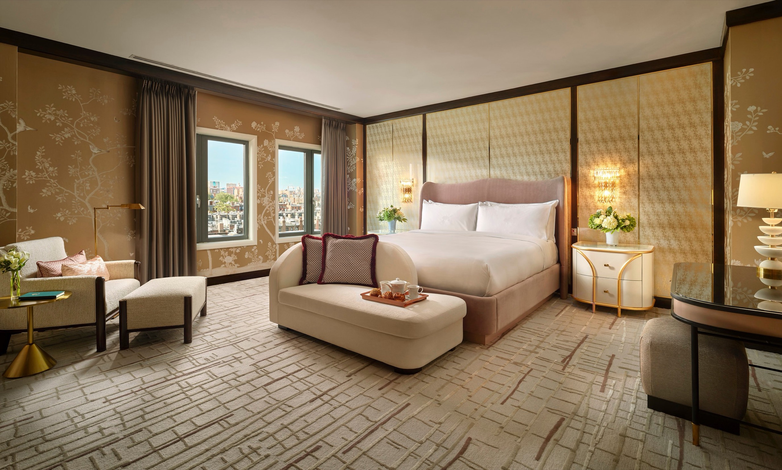Presidential Suite — four-poster bedroom