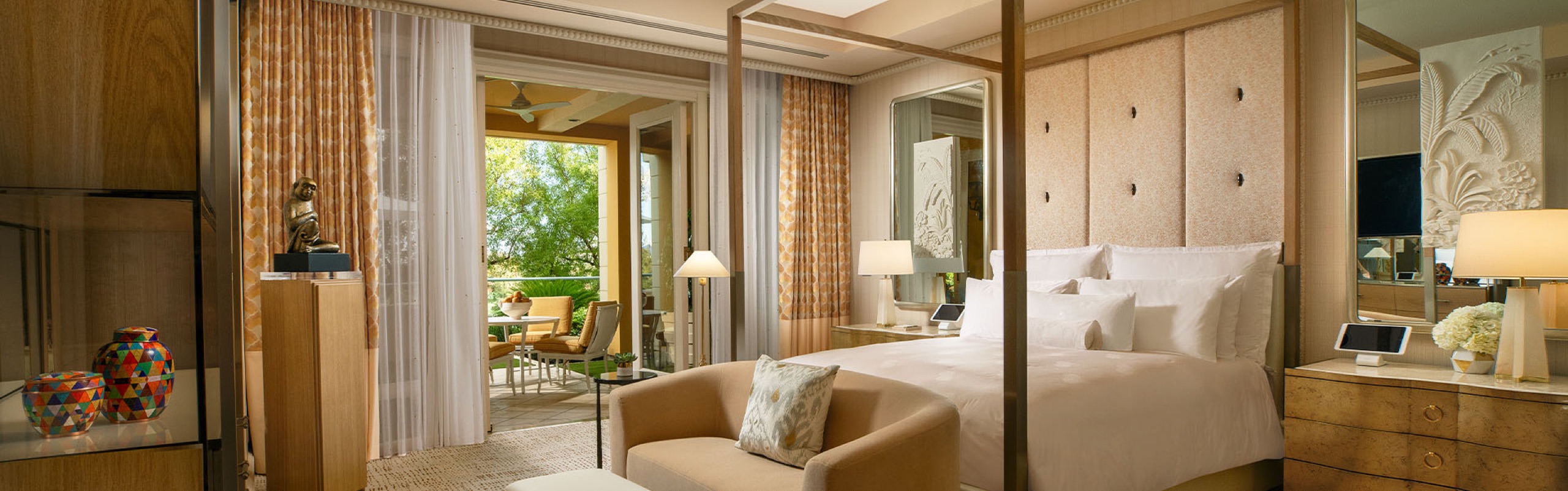 Wynn Fairway Villa – living room (press, full frame)