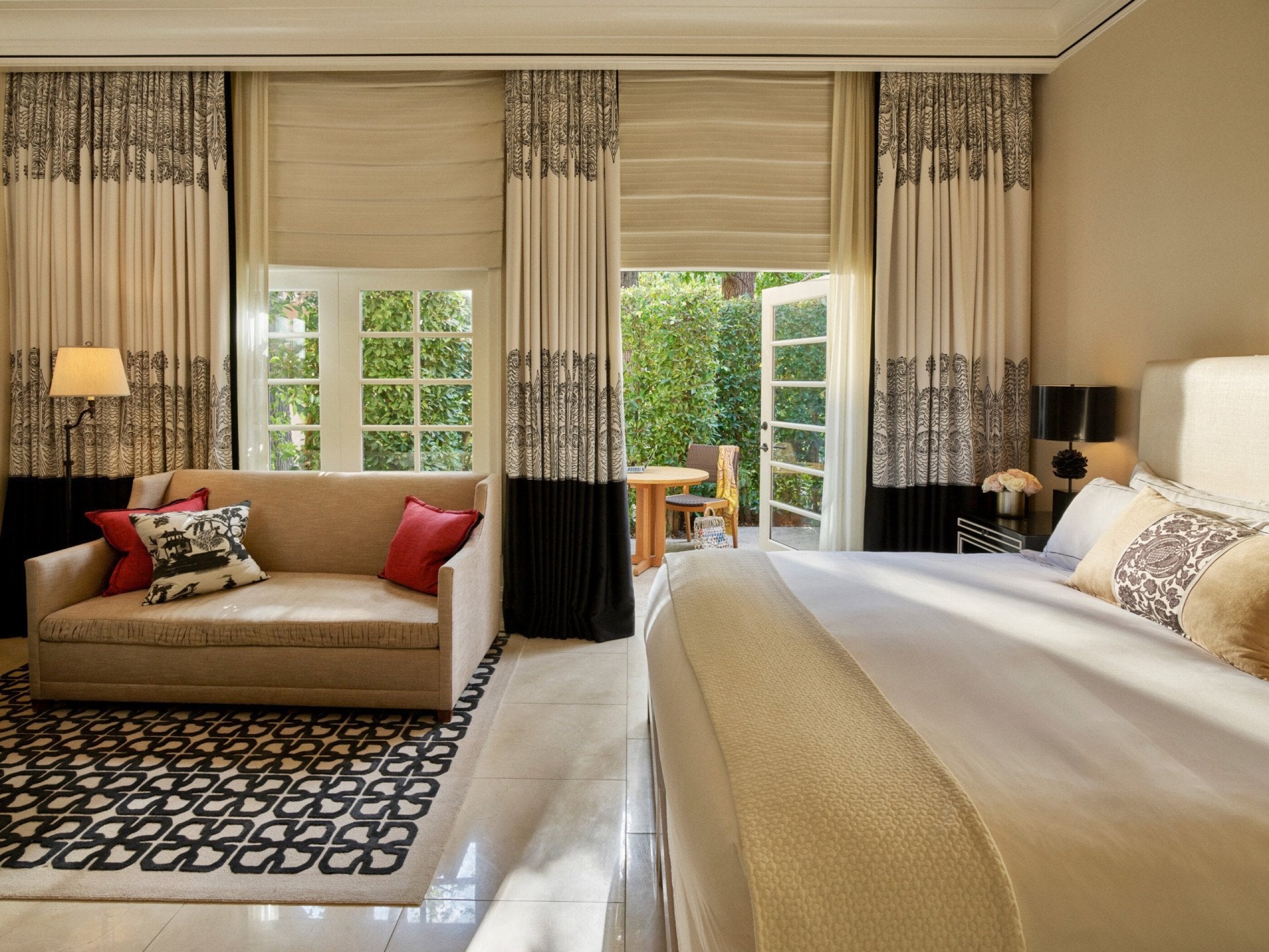Grand Deluxe King with Patio and Fireplace