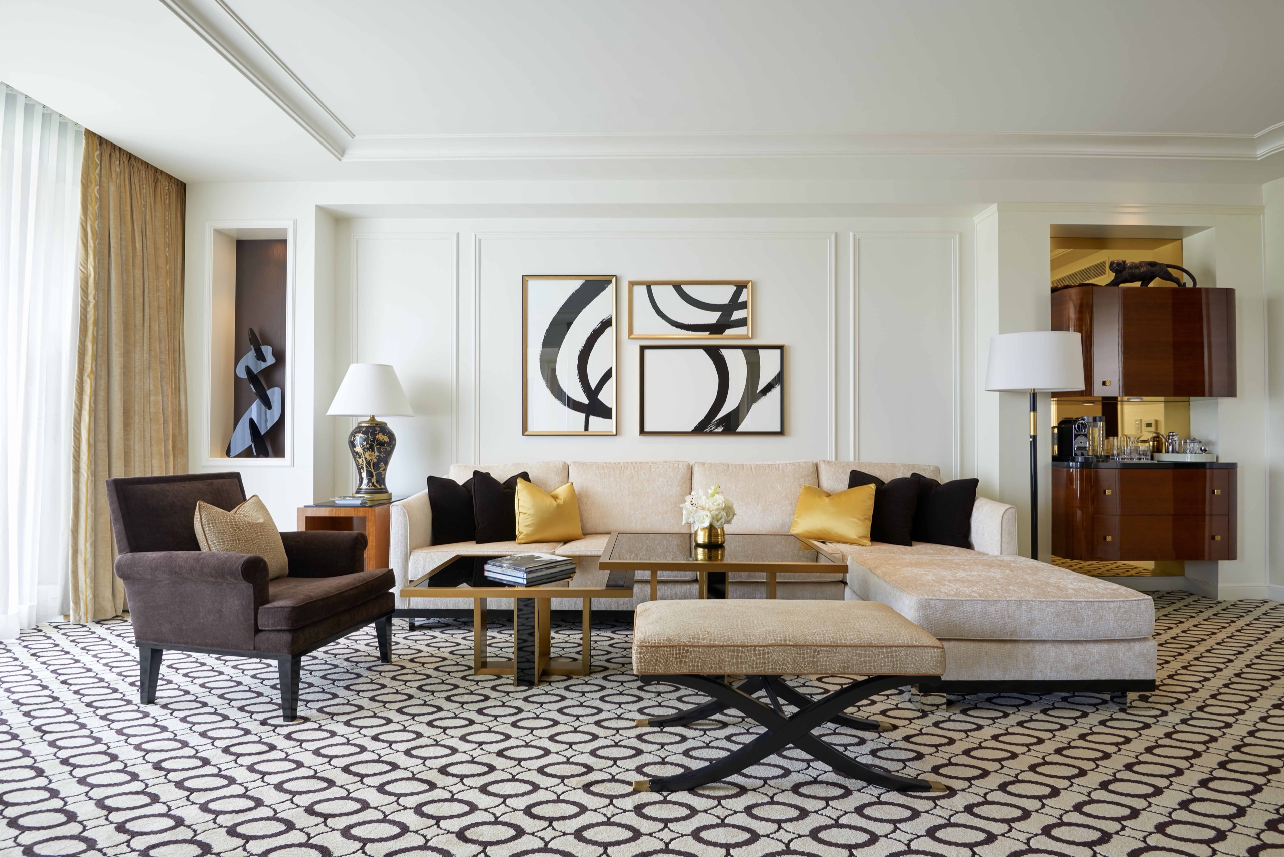 Villa Suite with Oversized Terrace, four-poster bedroom