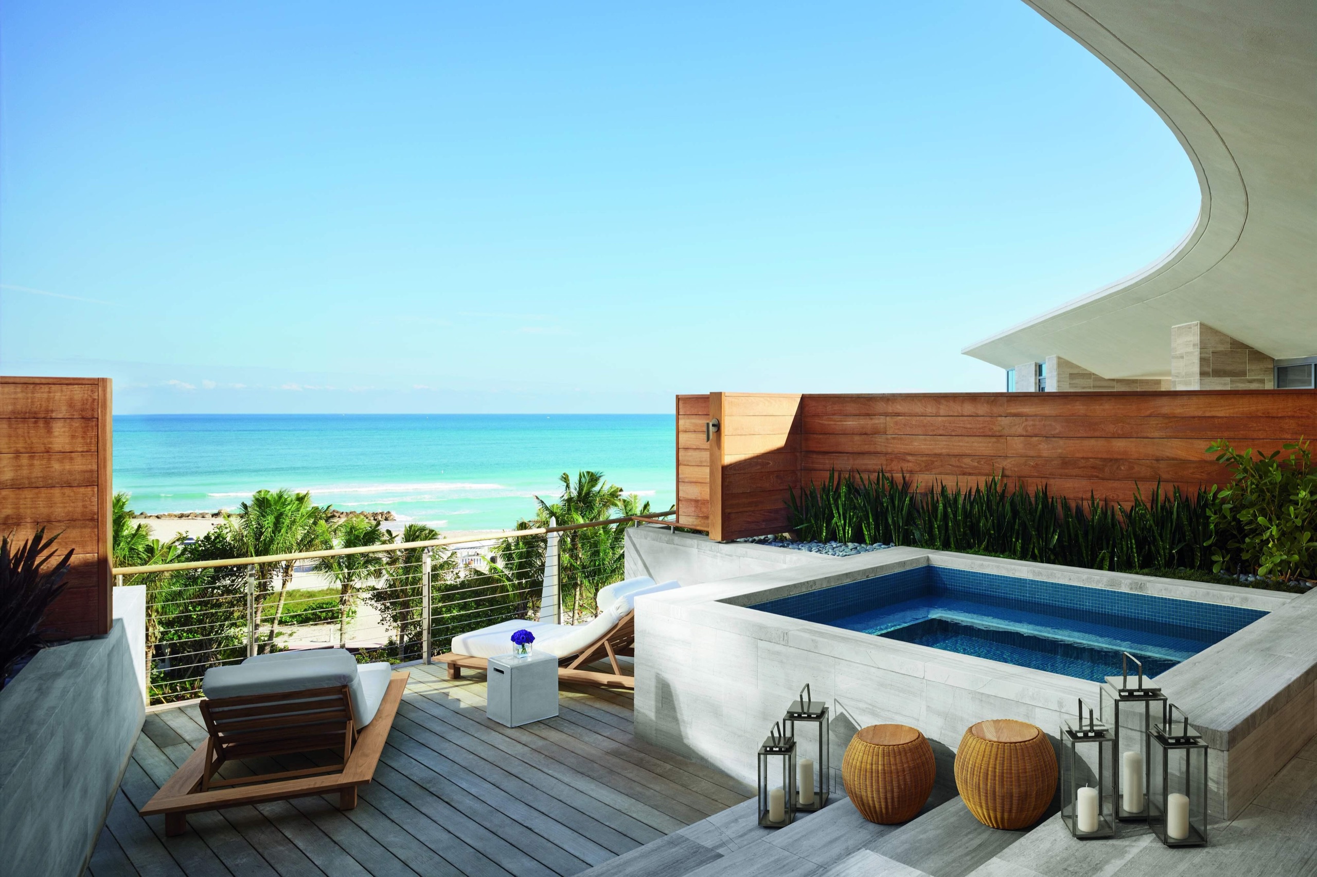Bungalow Penthouse private rooftop lap pool
