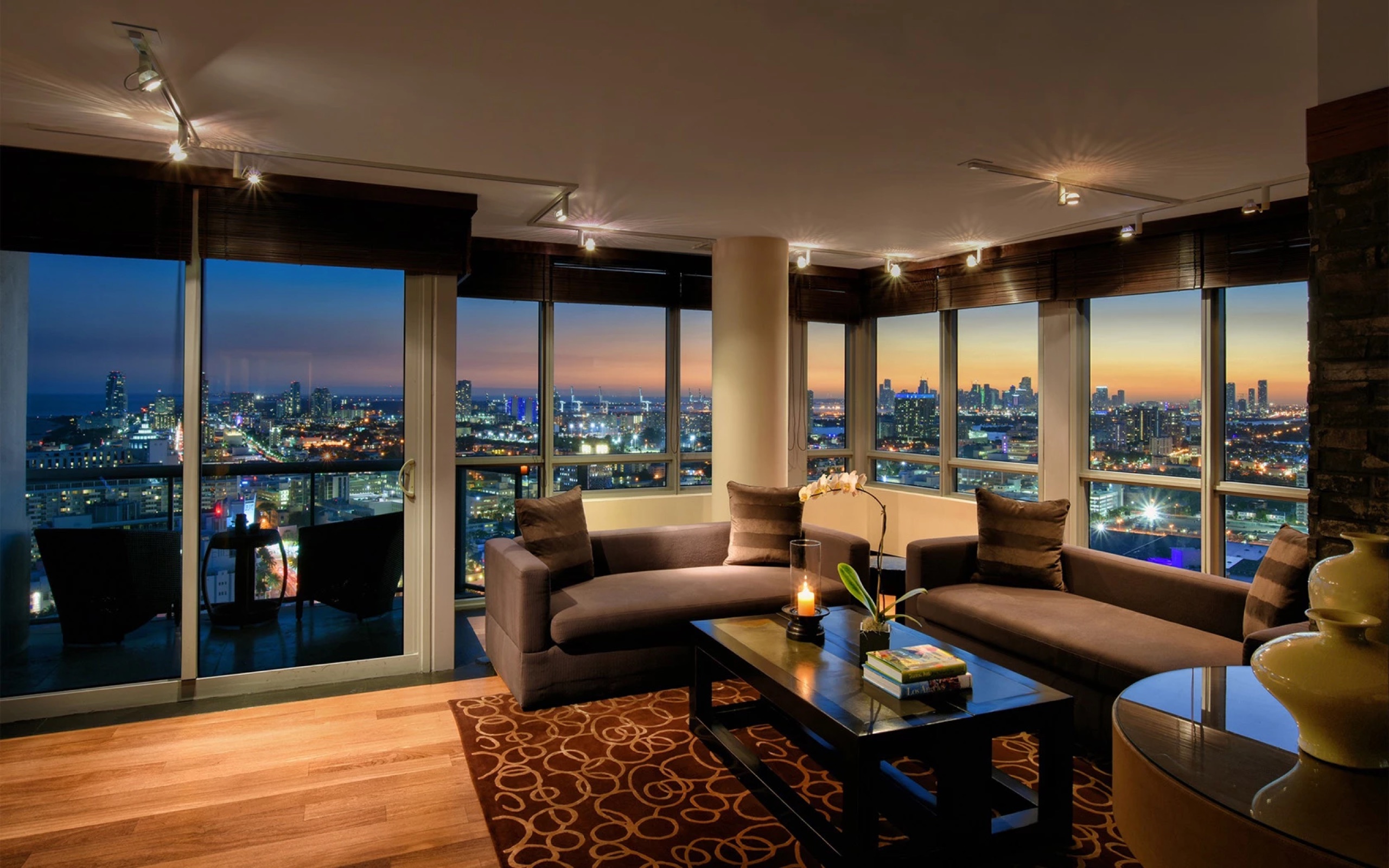 The Grand Suite bedroom with corner ocean view