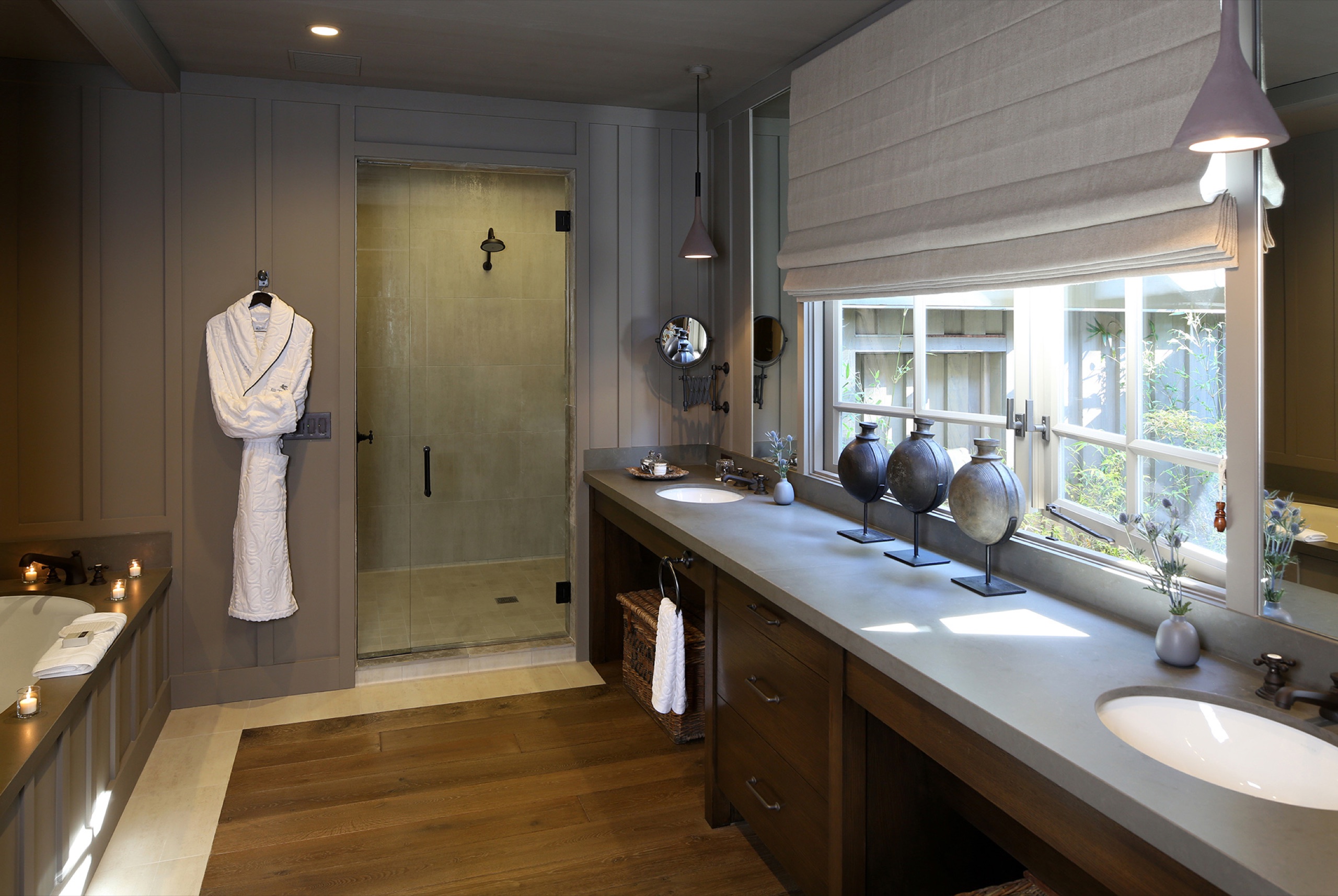 Hill House outdoor bathtub, shower and fire pit