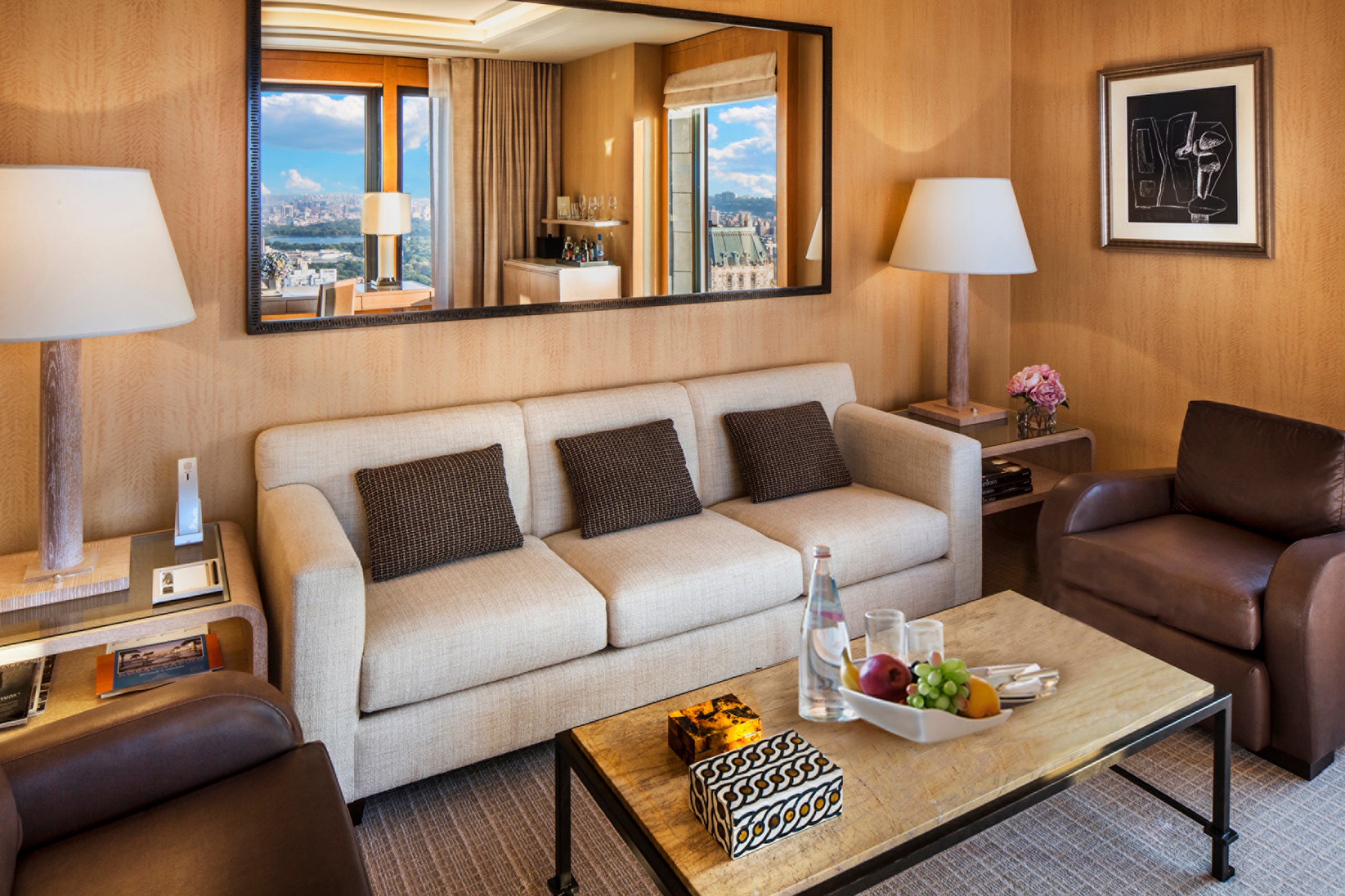 Manhattan Suite living and dining room