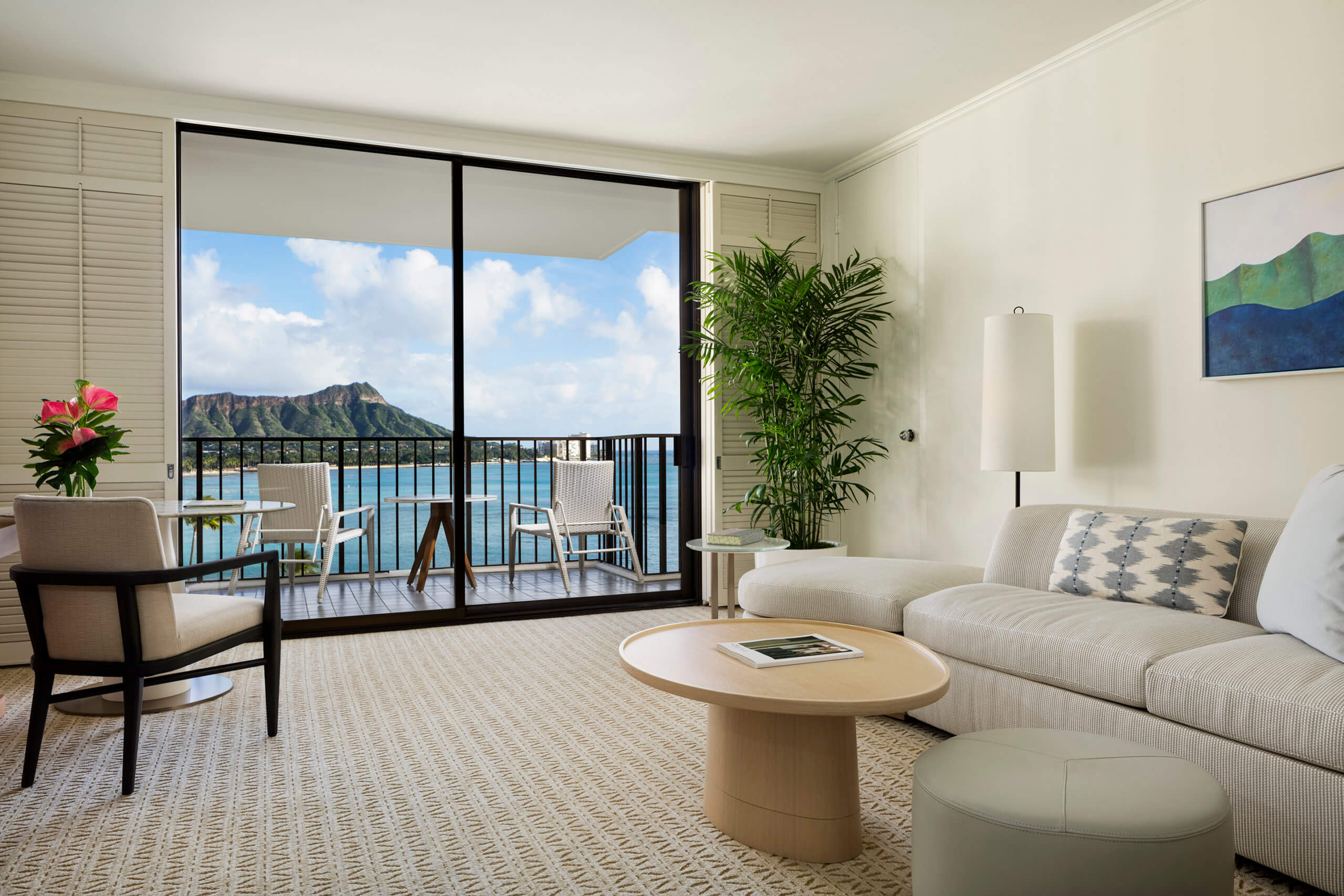Diamond Head Suite living room (one-bedroom suite)