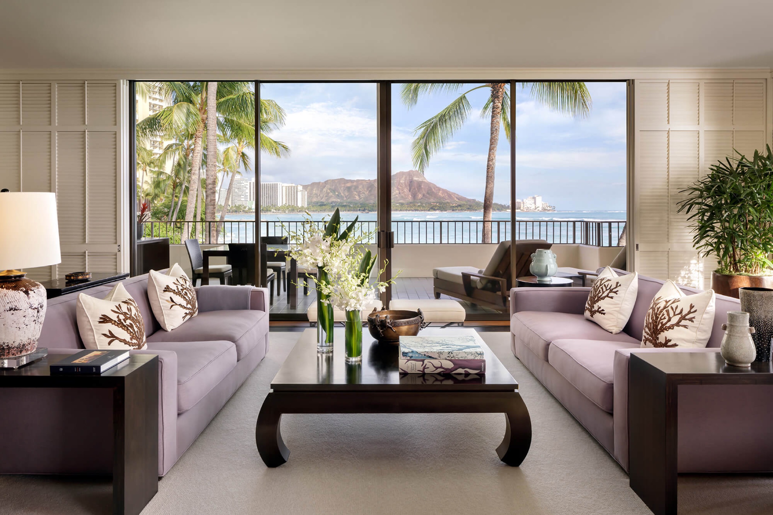 Halekulani Suite (designed by Vera Wang), living room