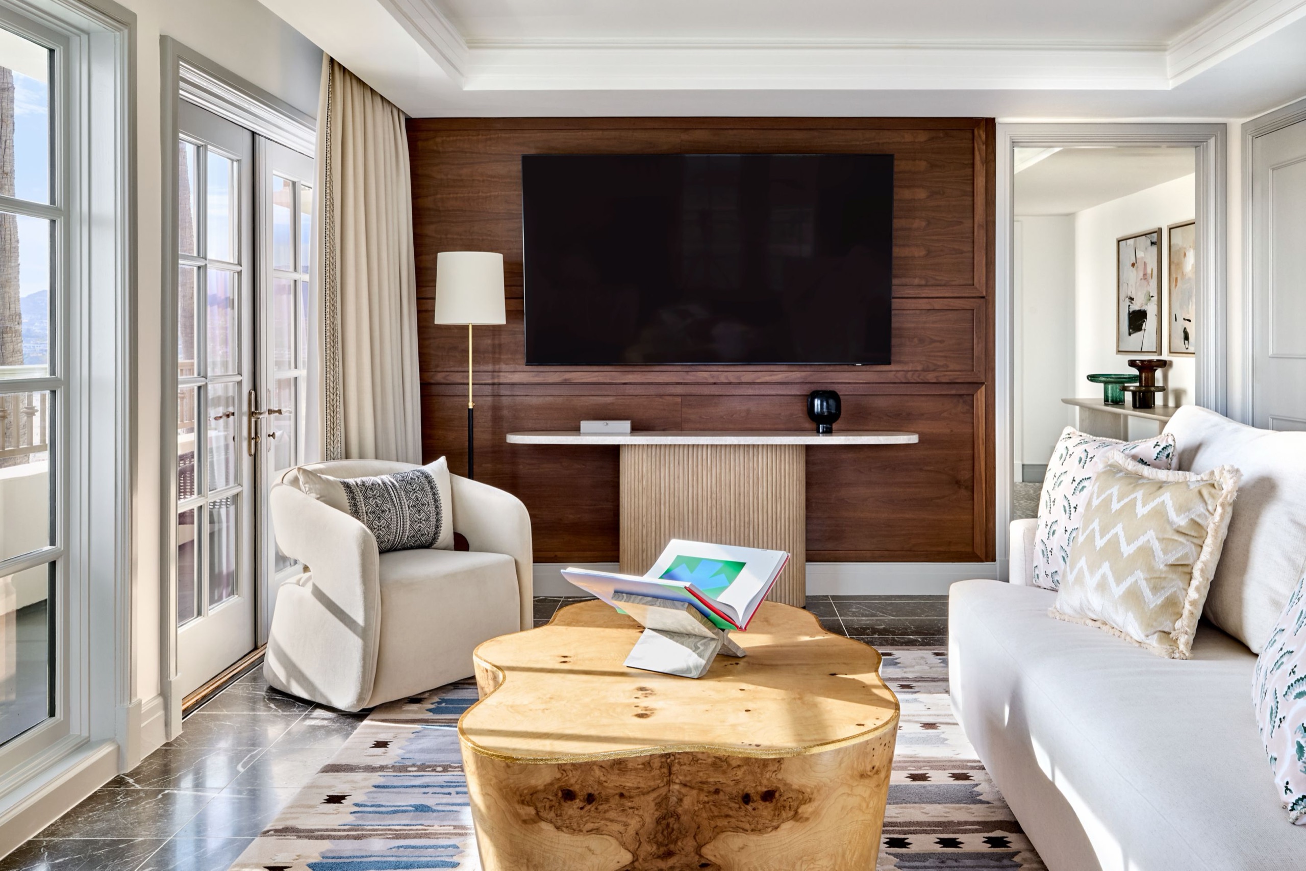 Strands Suite living room (two-bedroom, 2,025 sq ft, king + two queens)
