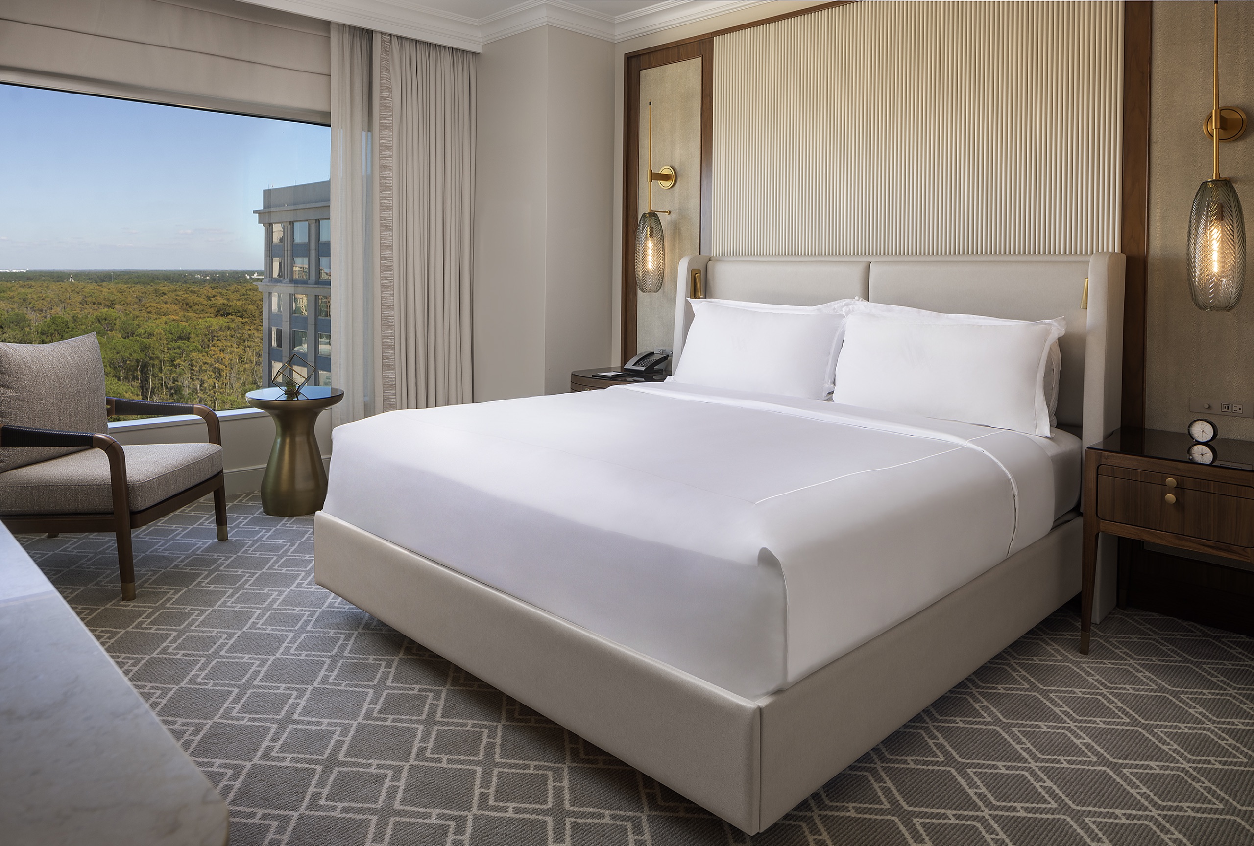 Waldorf Suite king bedroom