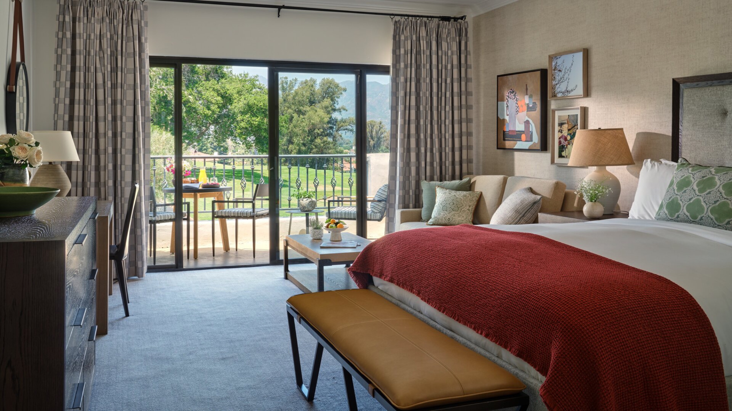 Vista Luxury Room, king with private balcony over the fairways