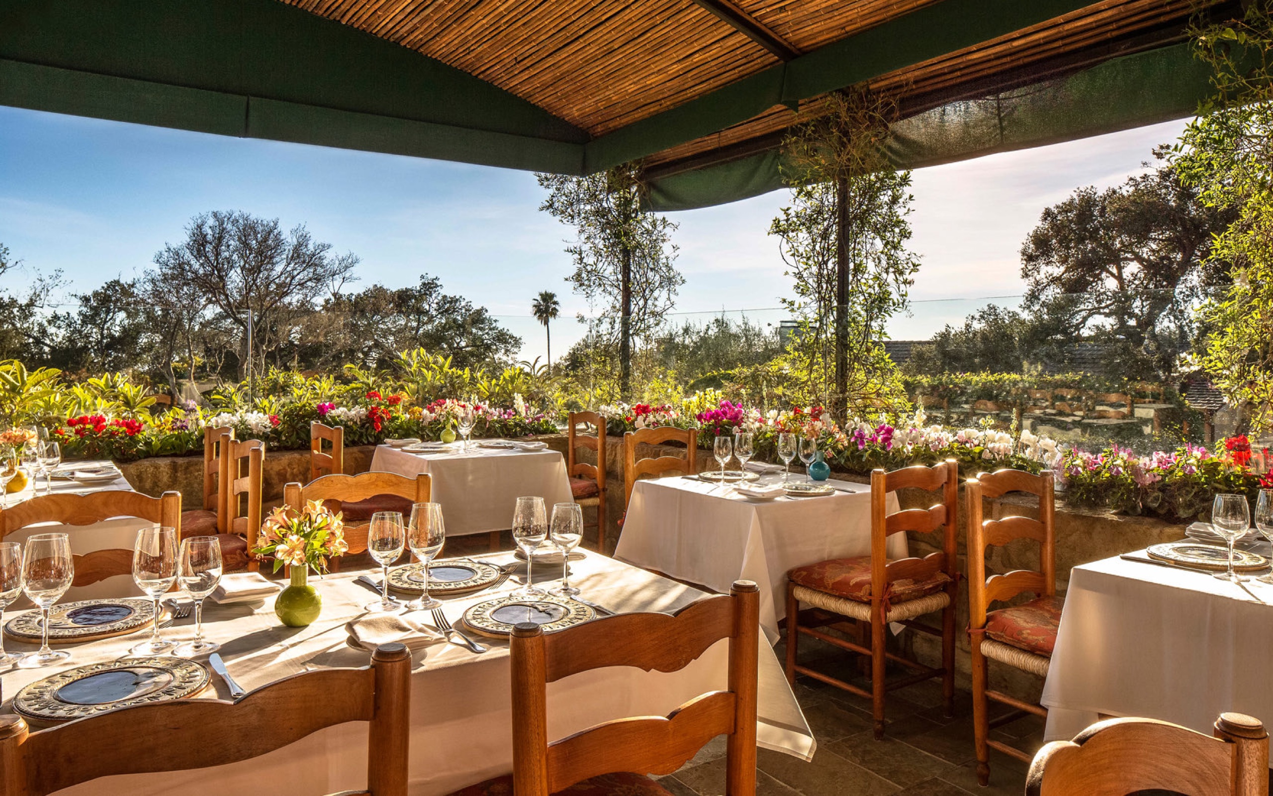 Stonehouse Restaurant - covered terrace with mountain views